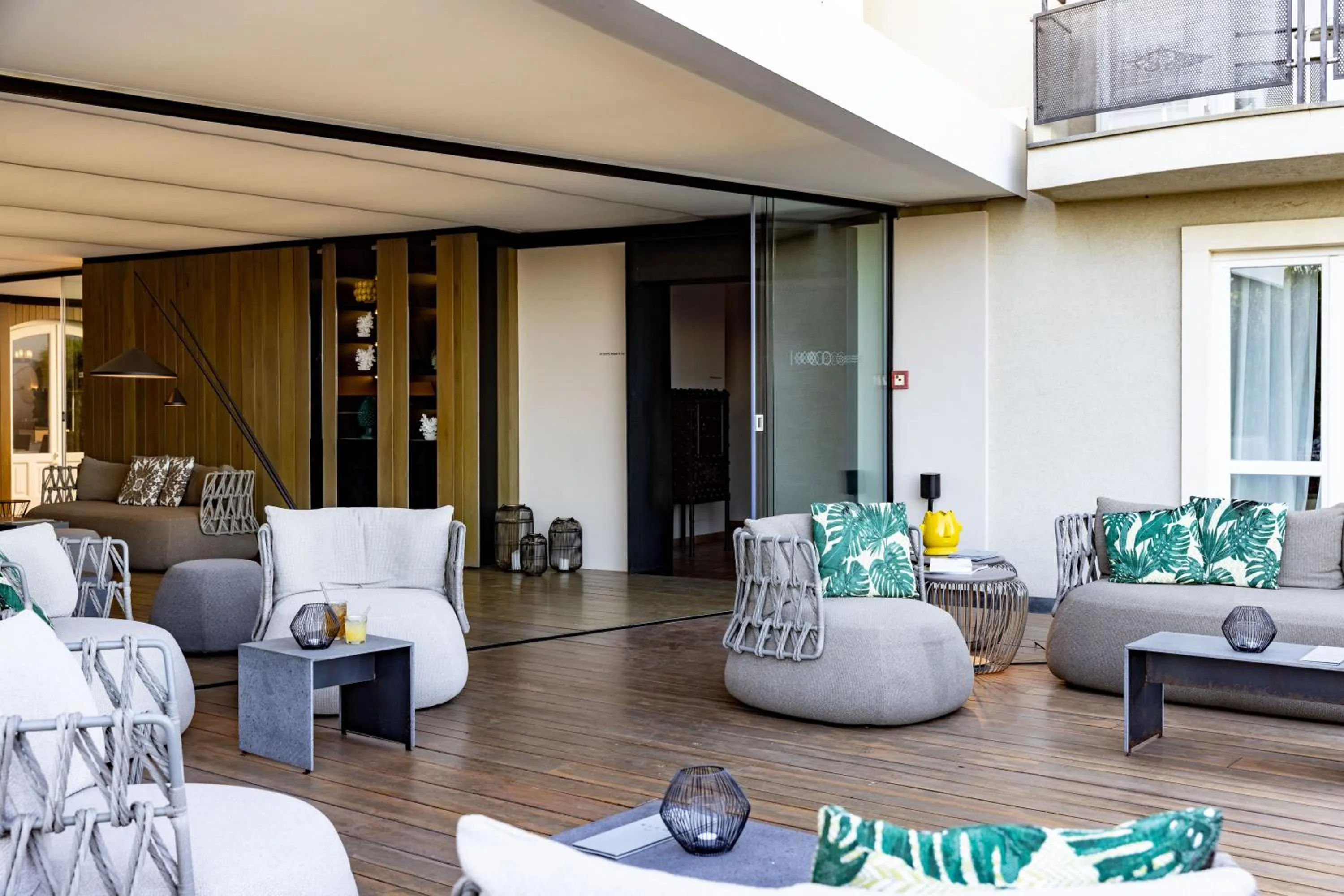 Lounge or bar in Donna Carmela Resort & Lodges