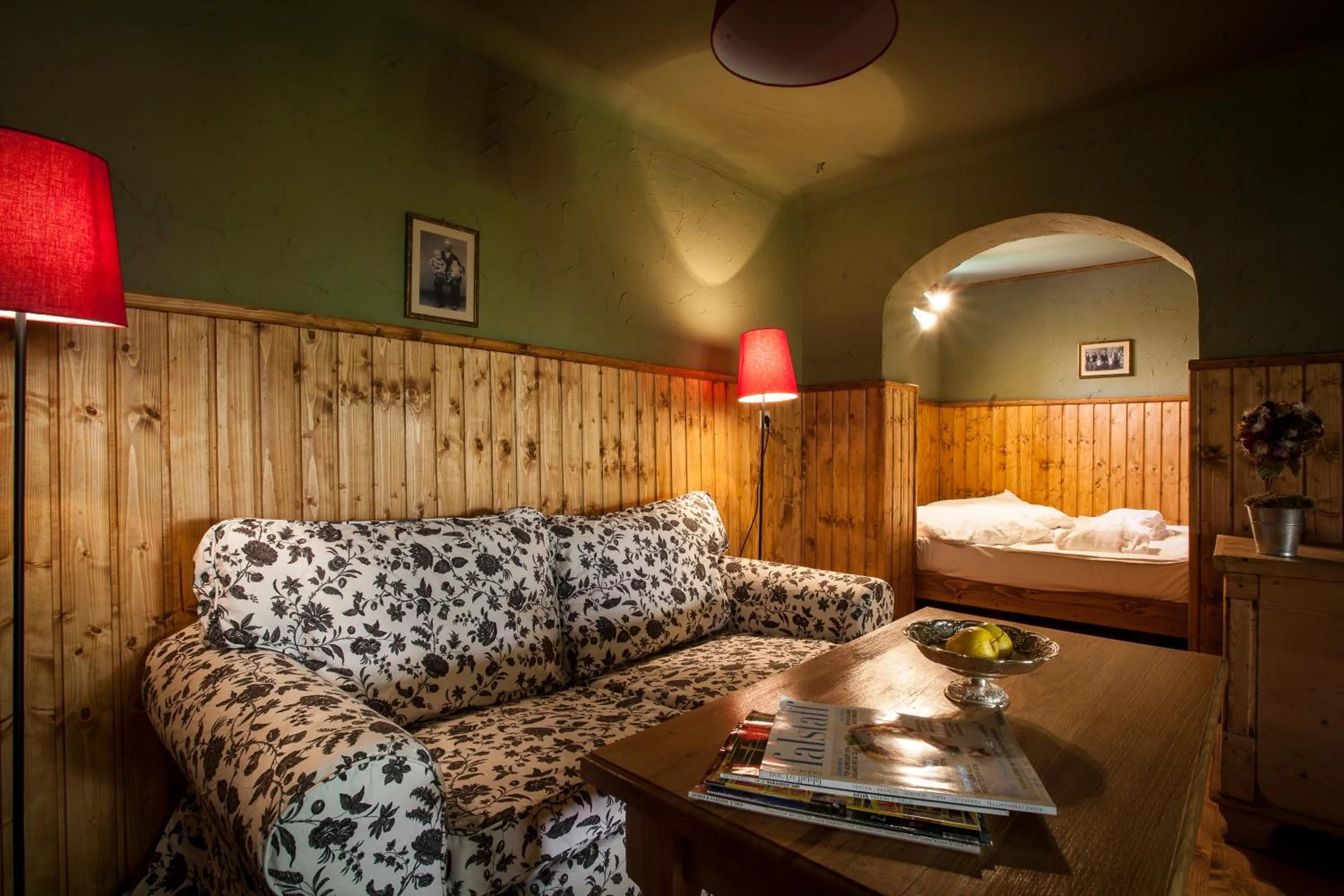 Decorative detail, Bed in Valea Verde Retreat Transilvania