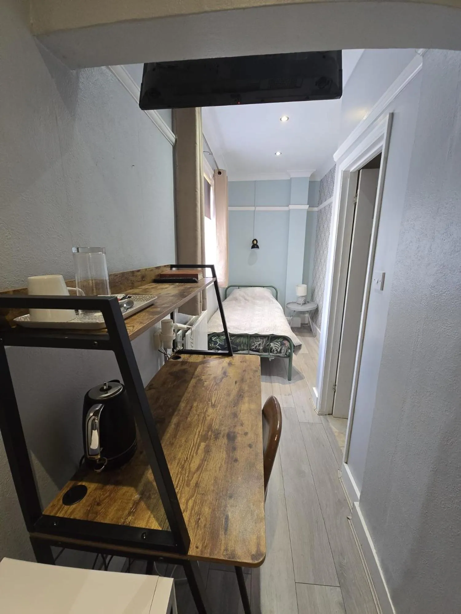 Bed in Glendevon House Hotel