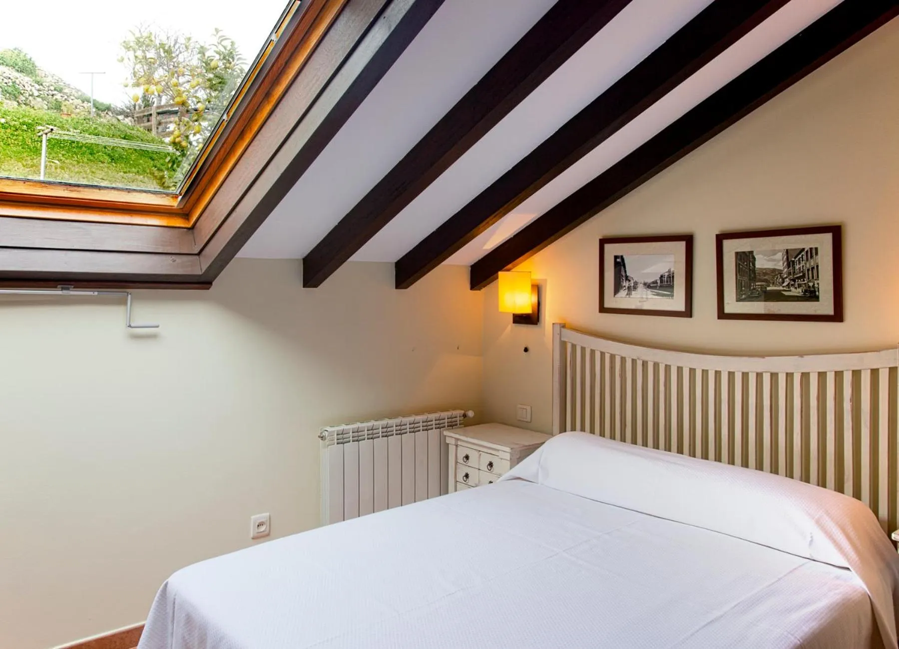 Bed in Hotel The Island