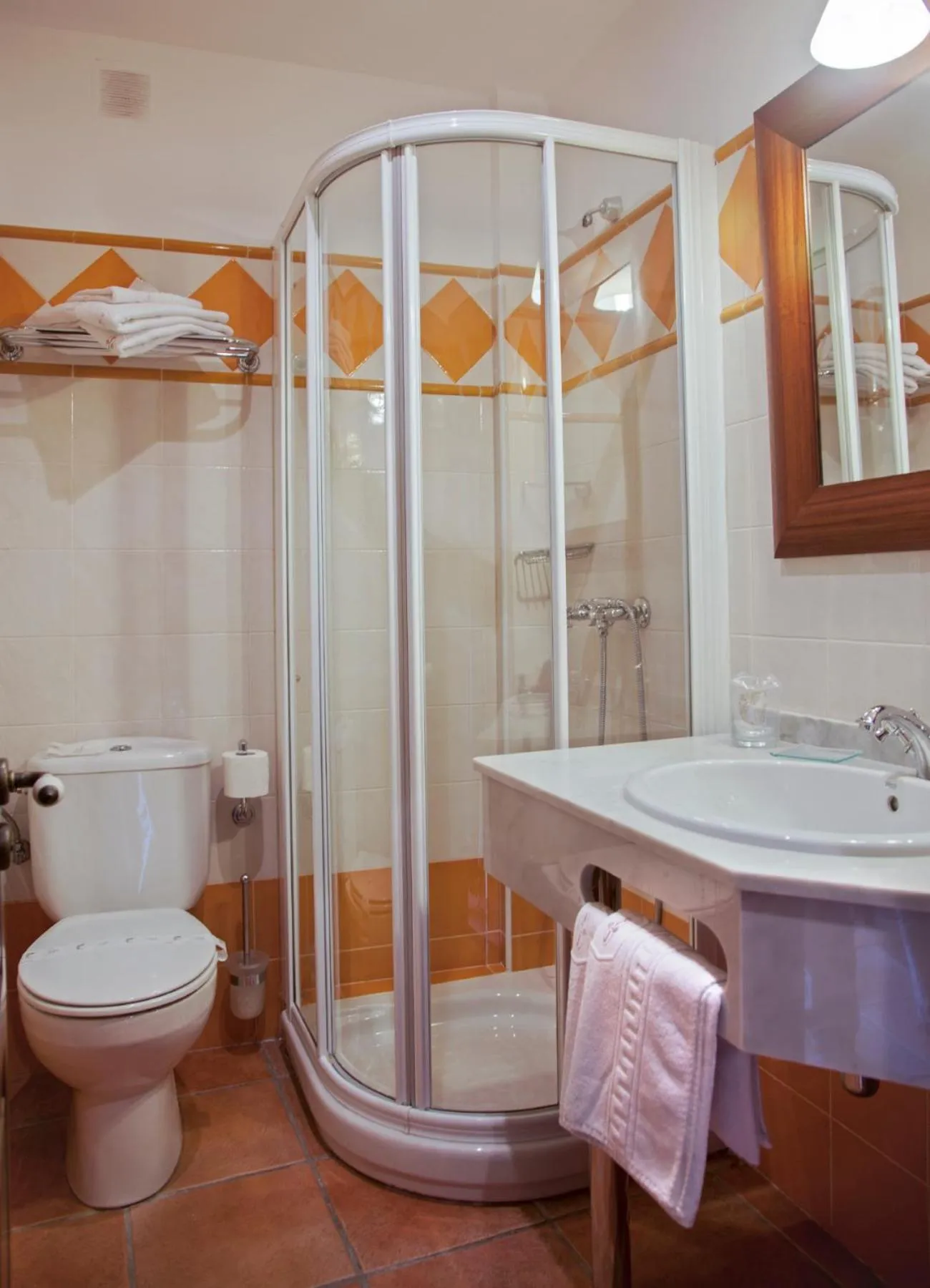 Shower in Hotel The Island