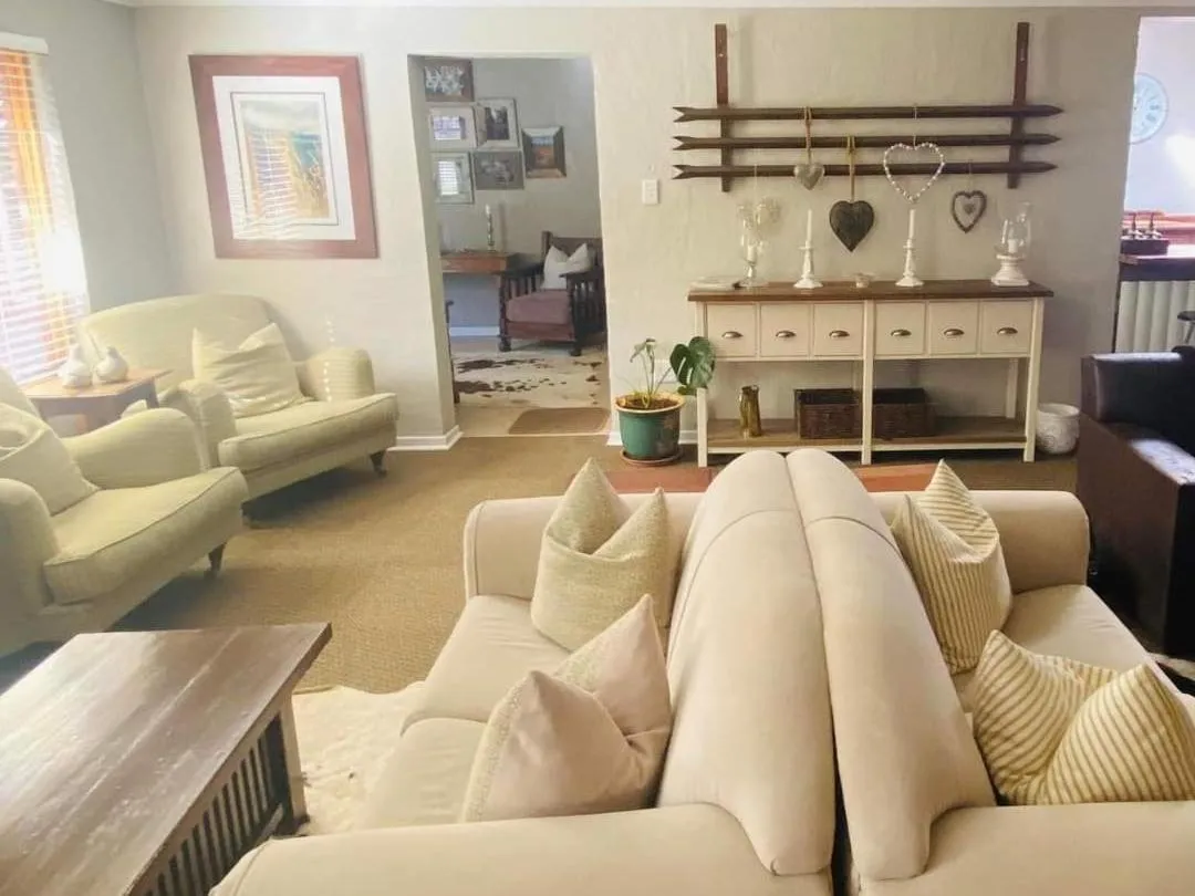 Communal lounge/ TV room in Midlands Forest Lodge