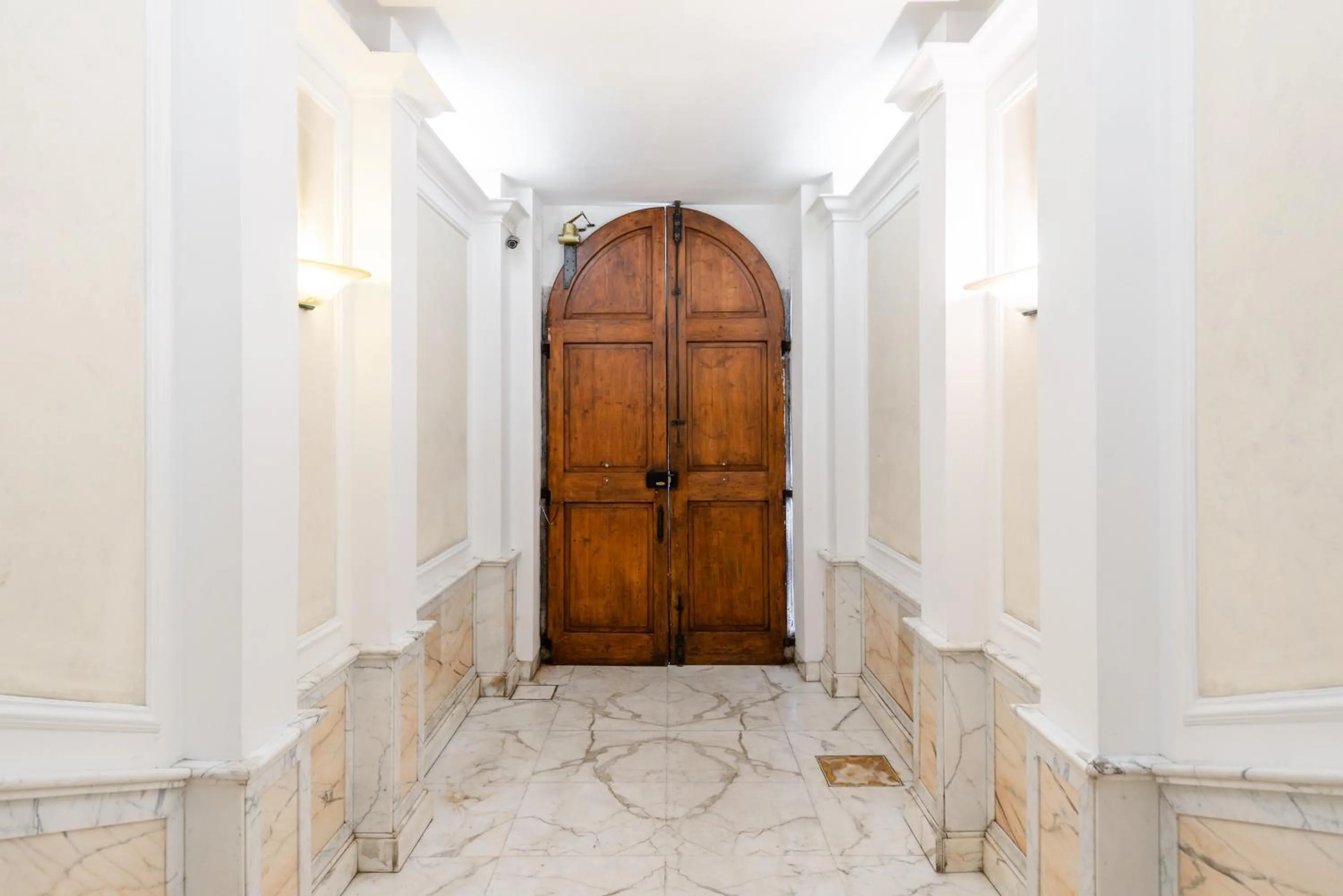 Facade/entrance in Dreams Roma B&B