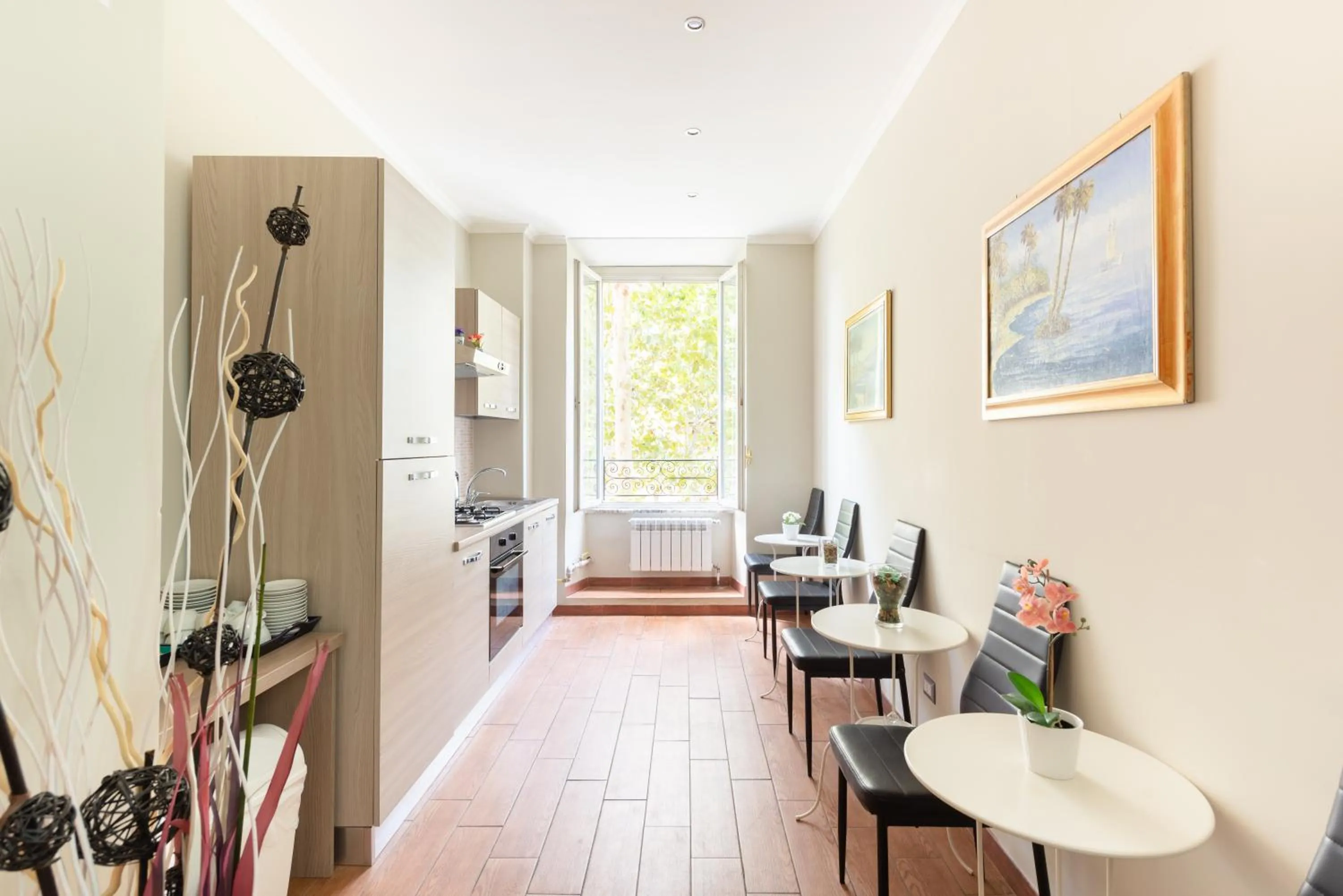 Communal lounge/ TV room in Dreams Roma B&B