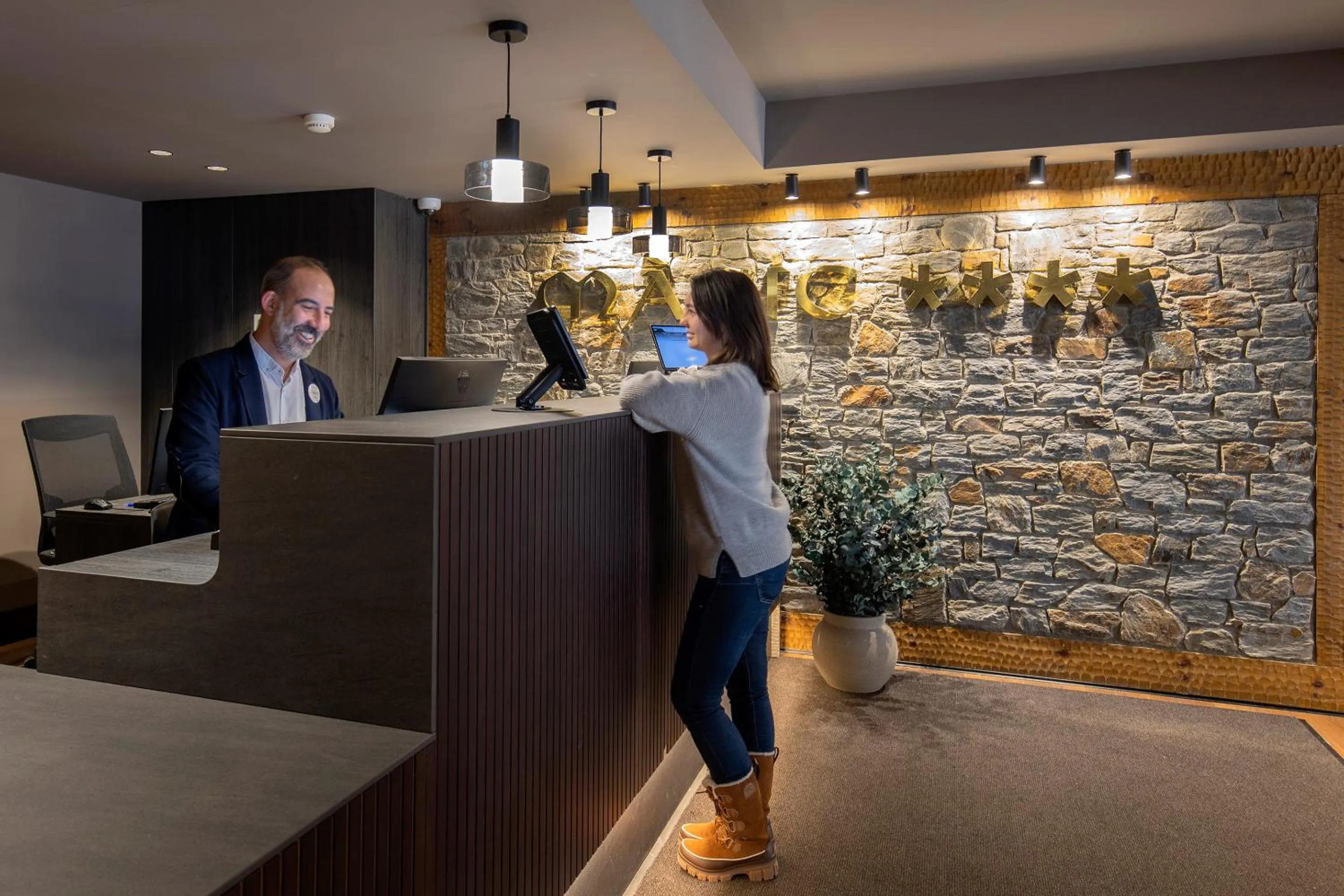 Lobby or reception in Hotel Màgic Pas by Nexta