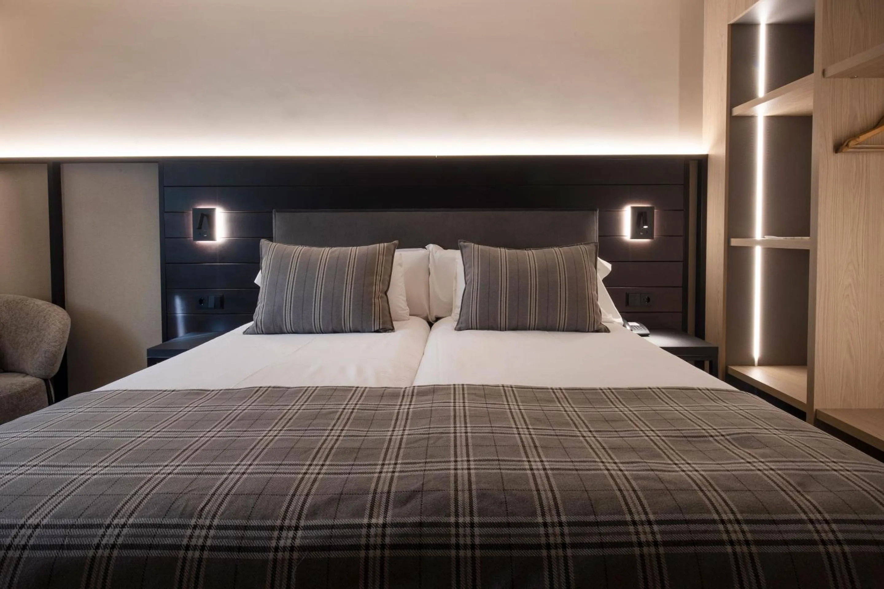 Bedroom, Bed in Hotel Màgic Pas by Nexta