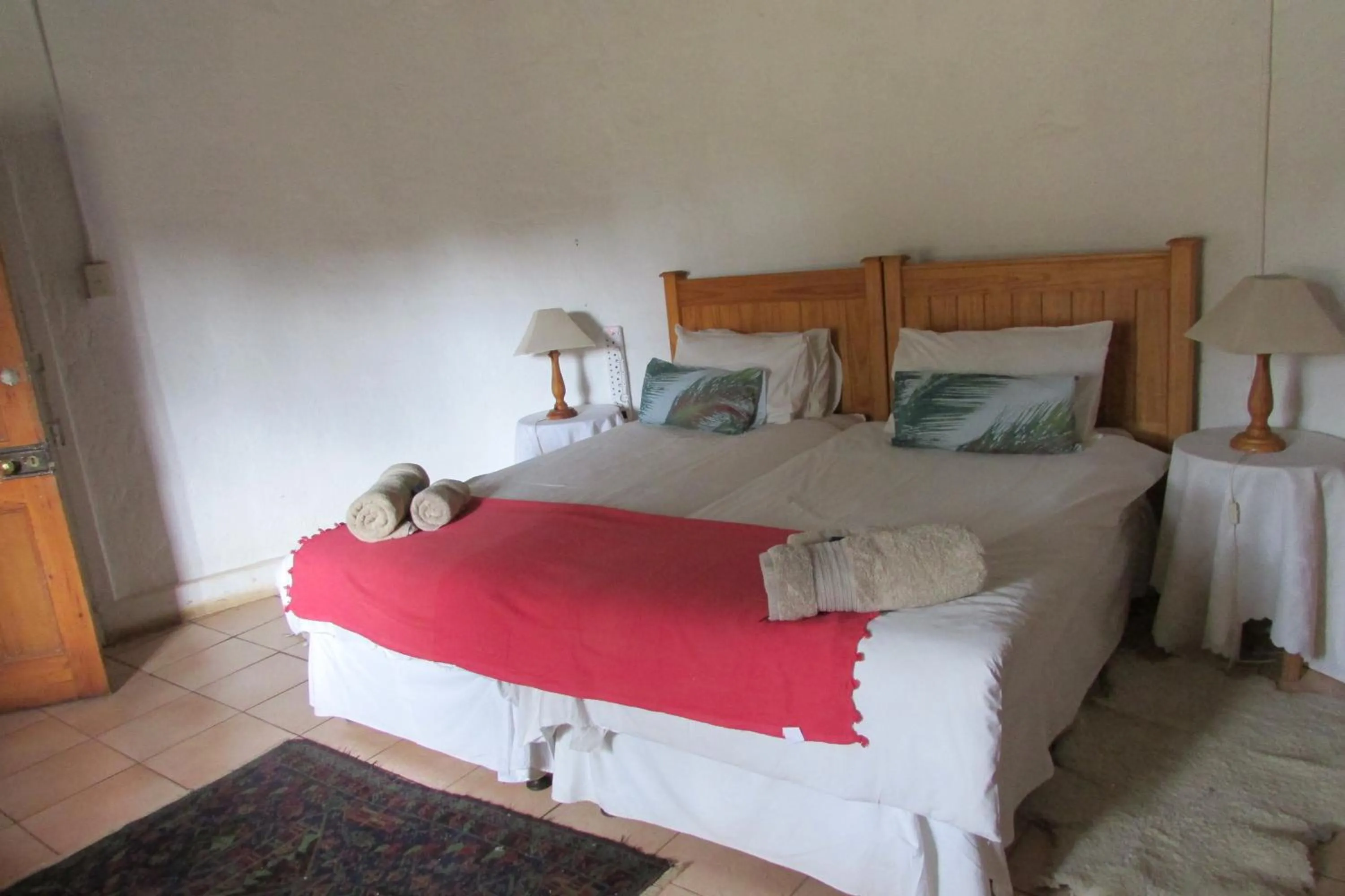 Bedroom, Bed in Absolute Leisure Cottages
