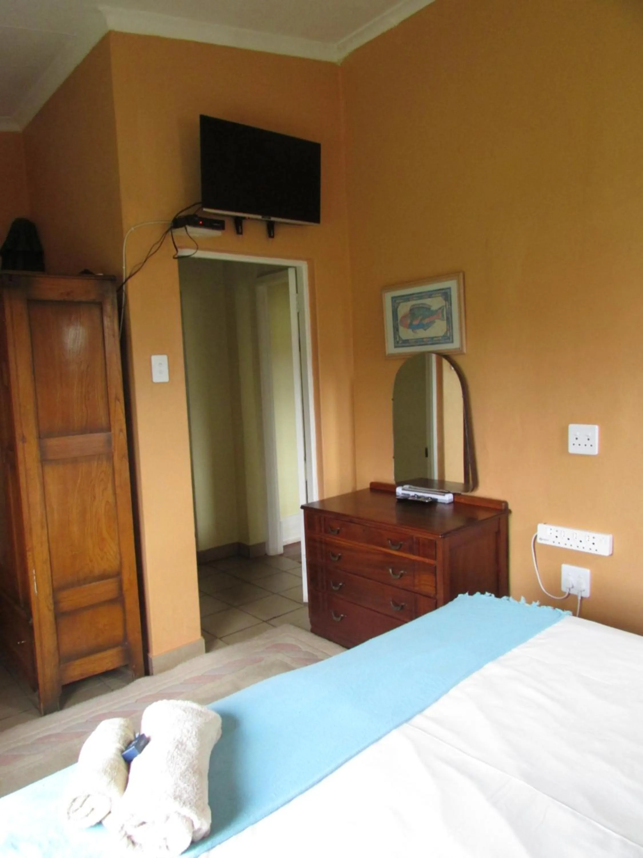 TV and multimedia, Bed in Absolute Leisure Cottages