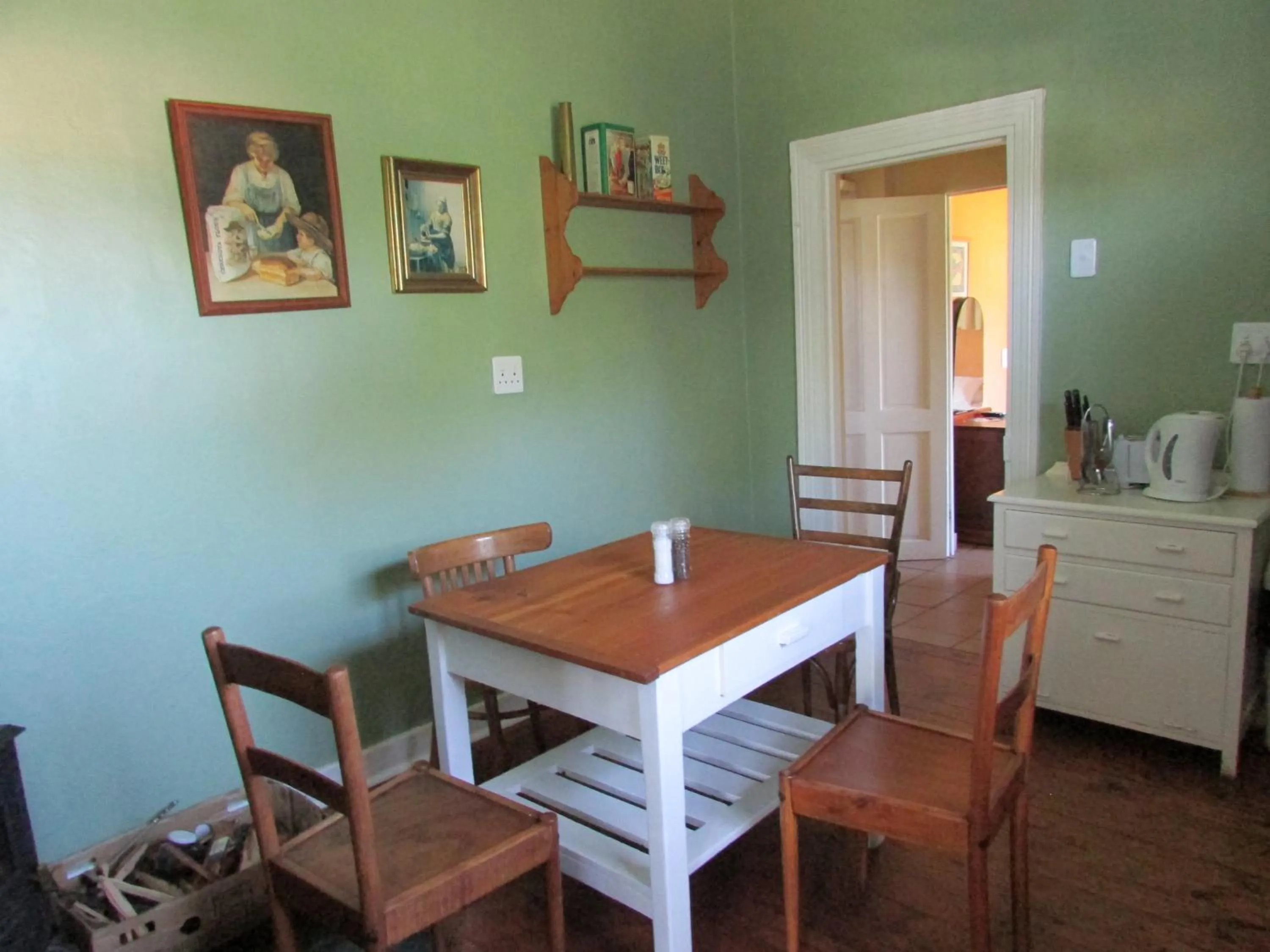 Kitchen or kitchenette in Absolute Leisure Cottages