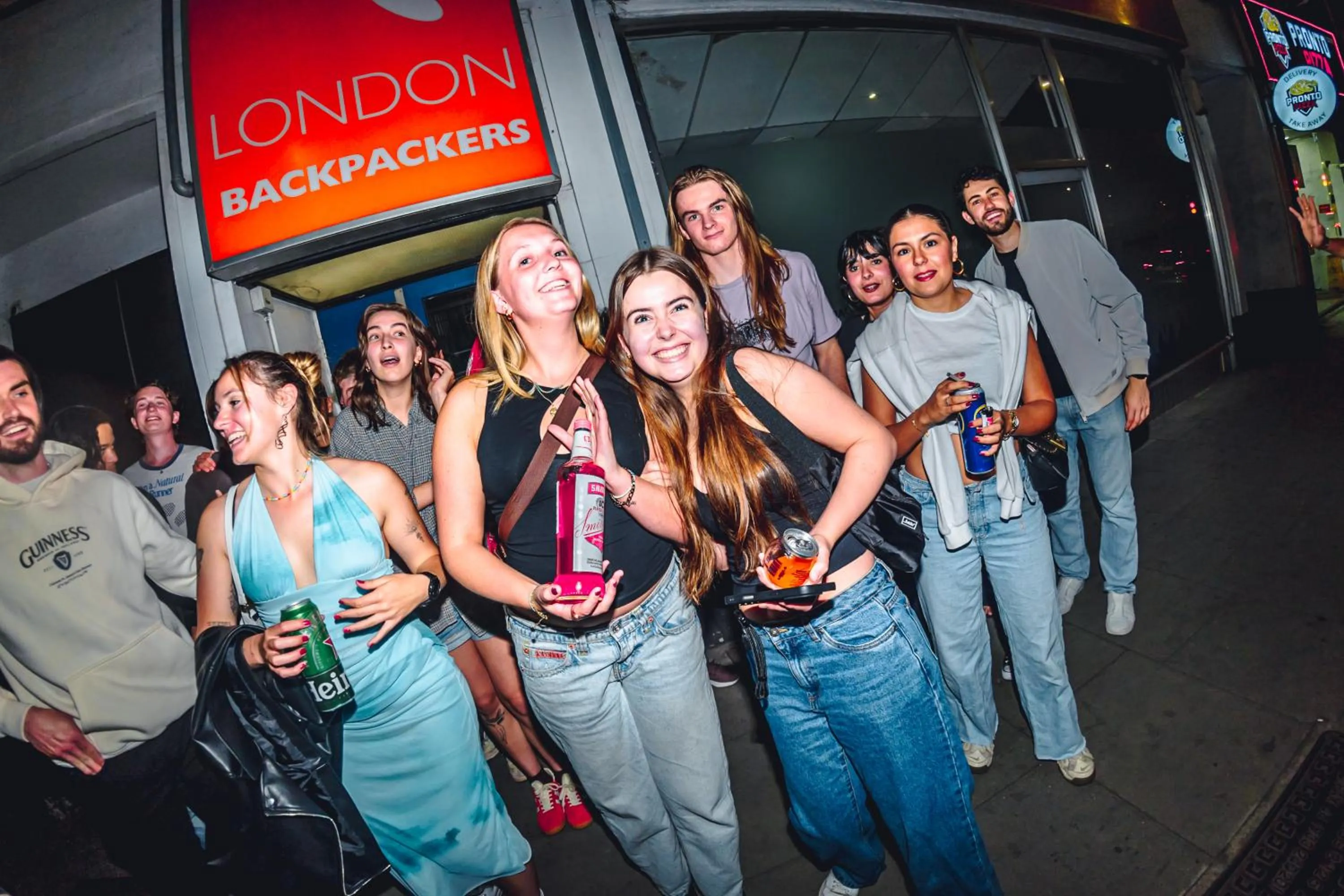 Food and drinks in London Backpackers Youth Hostel 18 - 35 Years Old Only