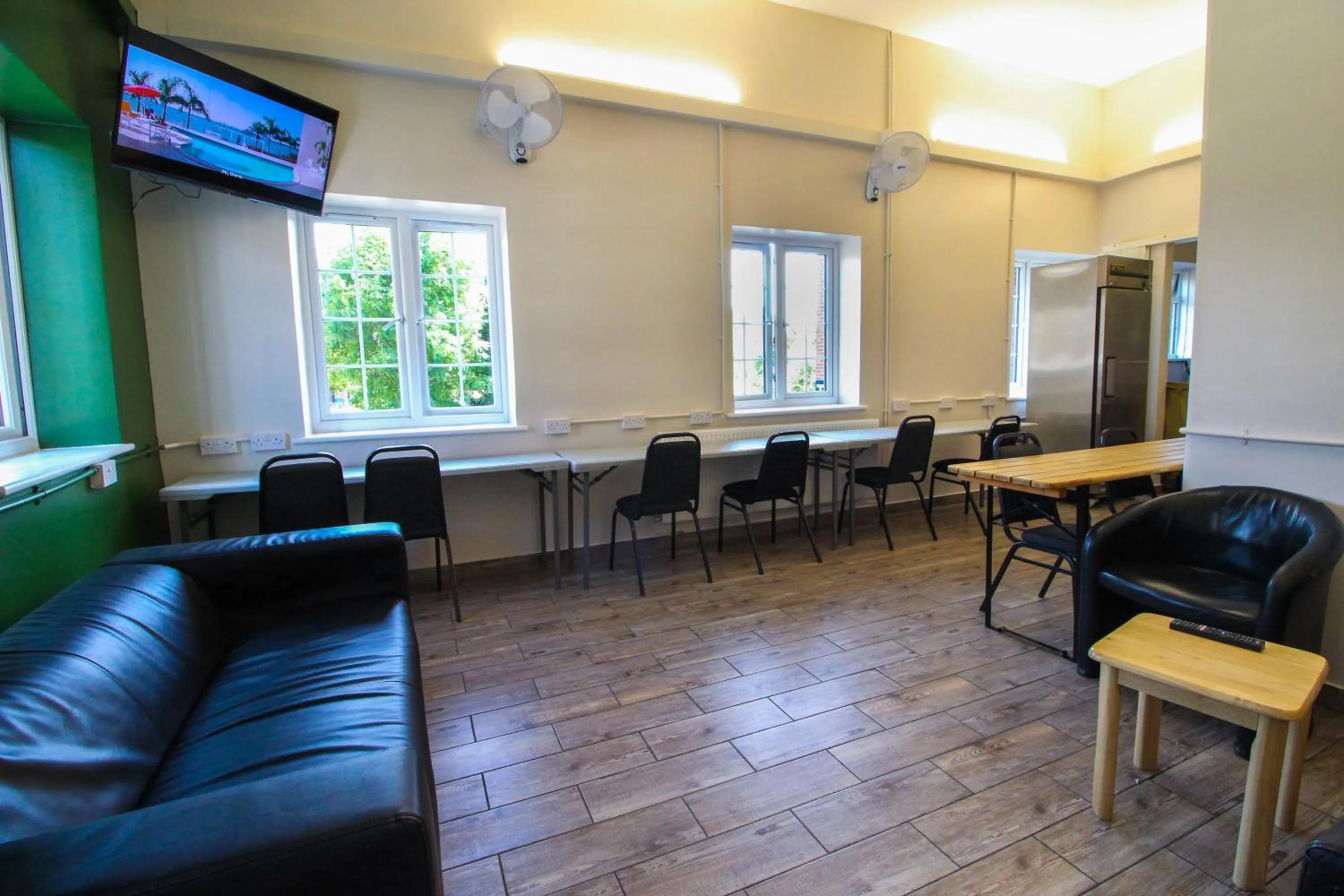 Property building in London Backpackers Youth Hostel 18 - 35 Years Old Only