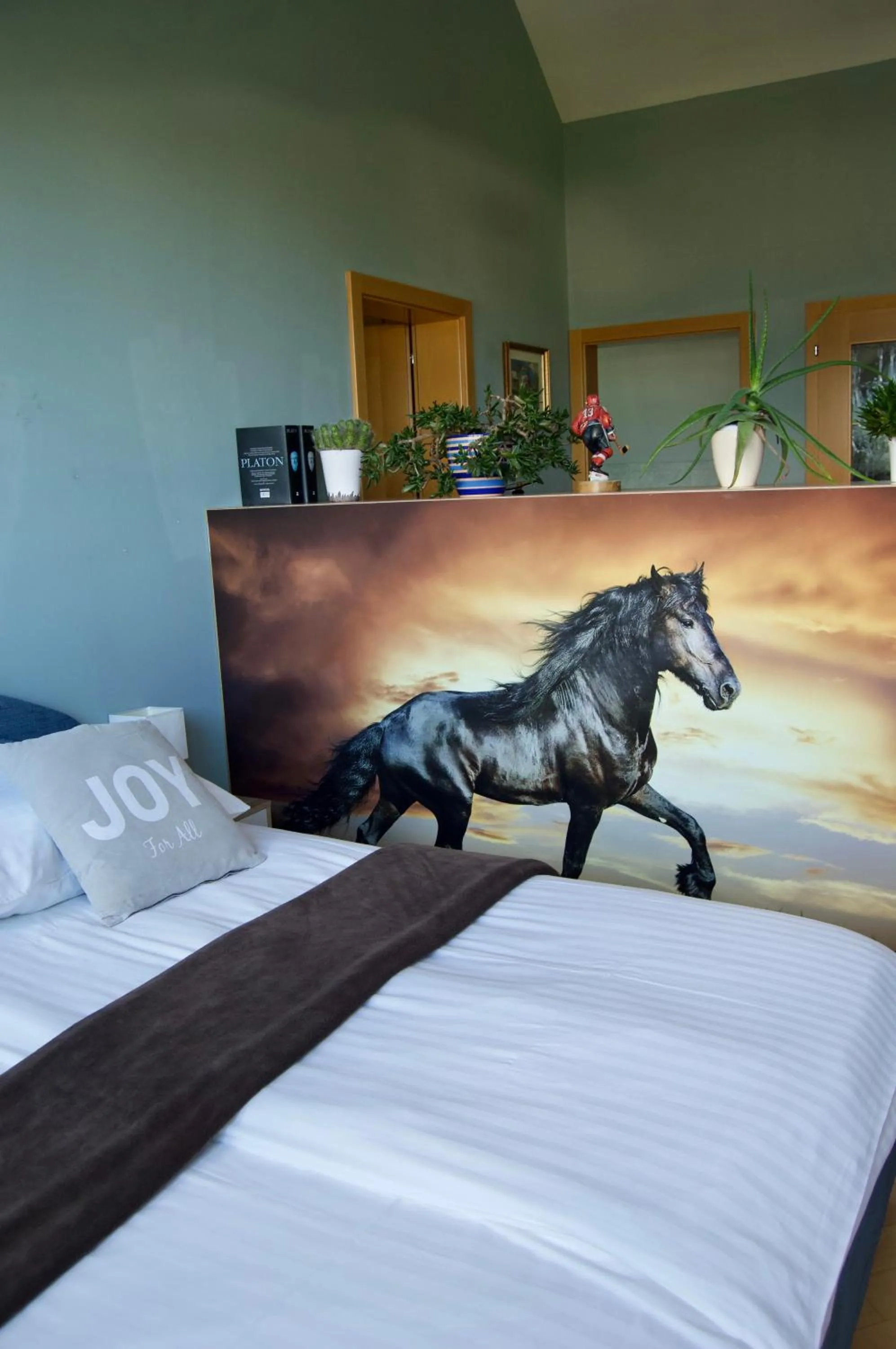 Bed in Rudi Hiti's Guest House