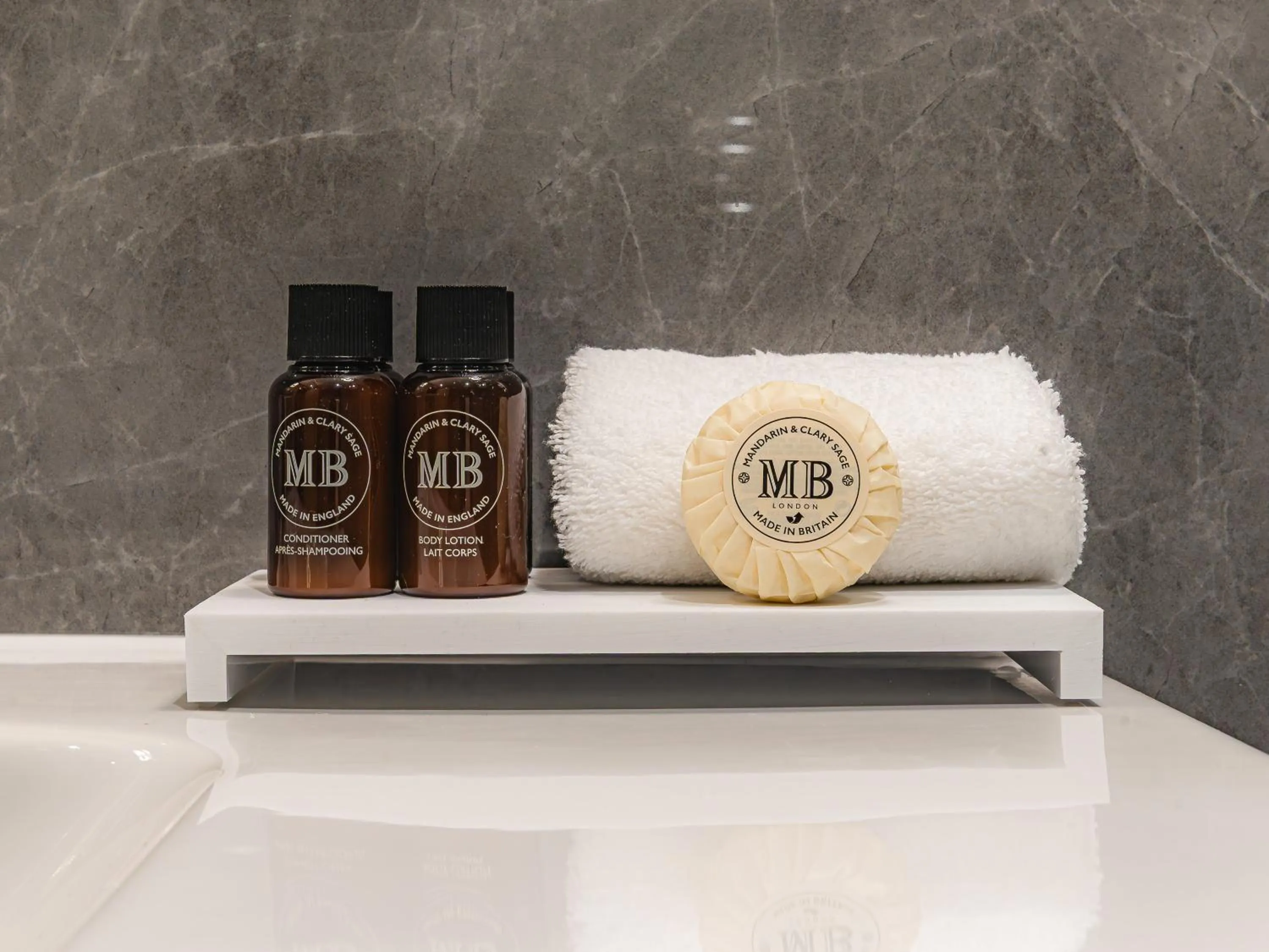 Bathroom in Dakota Glasgow