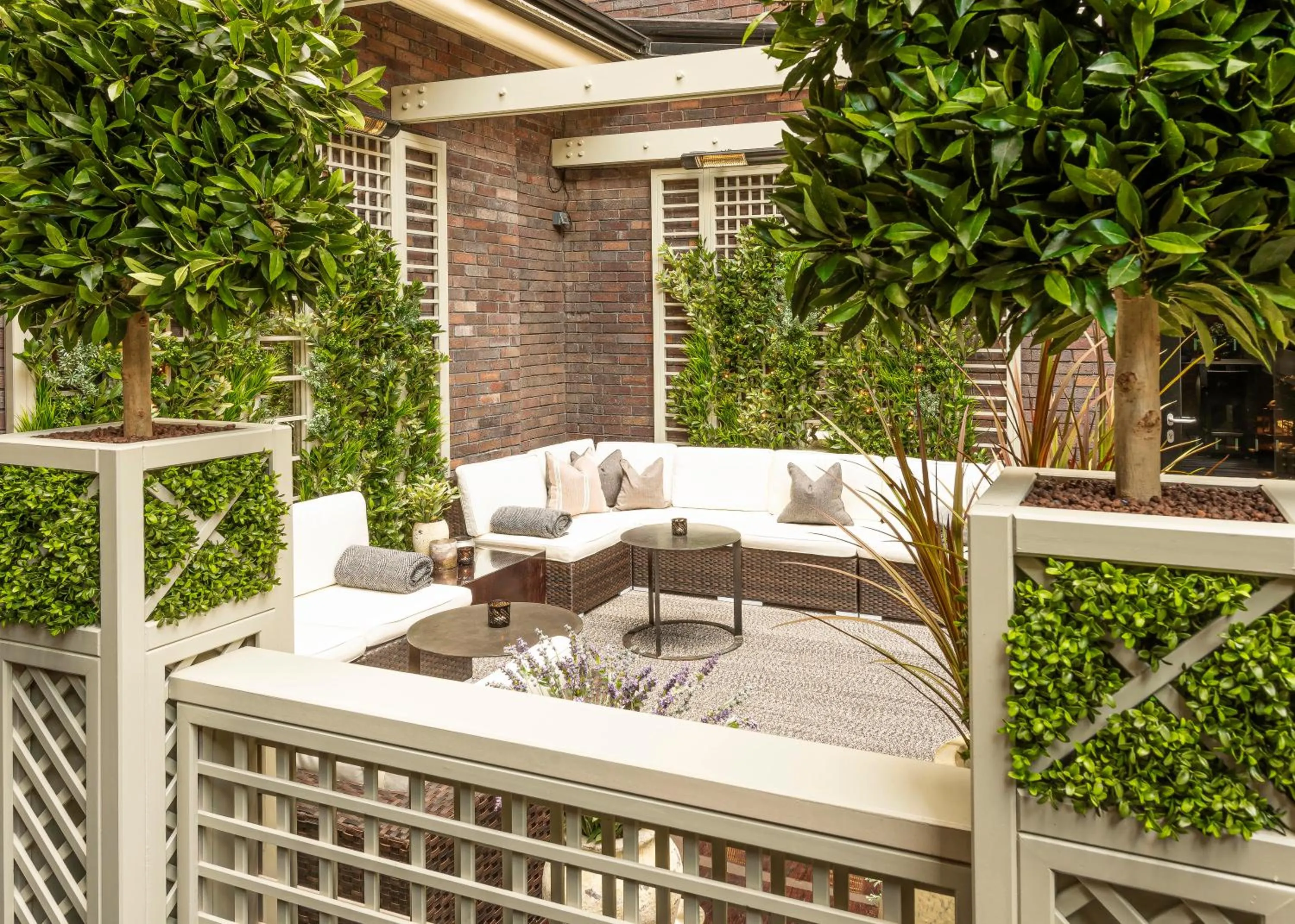 Patio in Dakota Glasgow