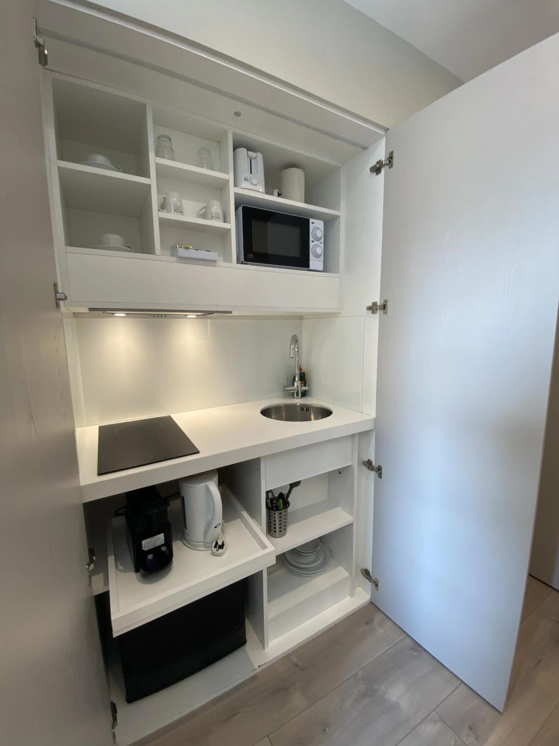 Kitchen or kitchenette in NOX Kensington