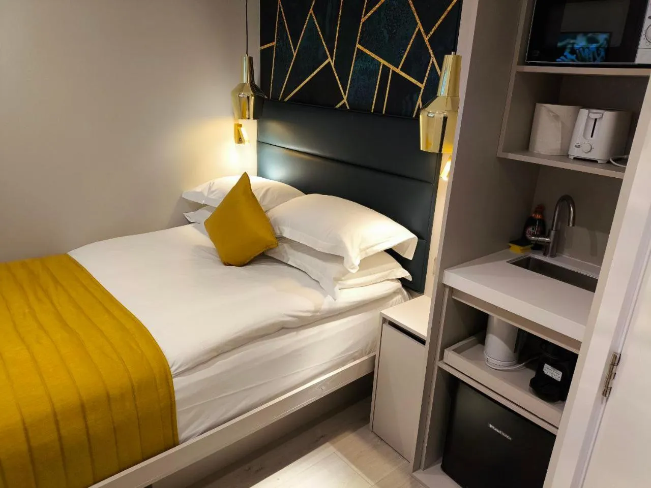 Double NO WINDOWS in NOX Kensington