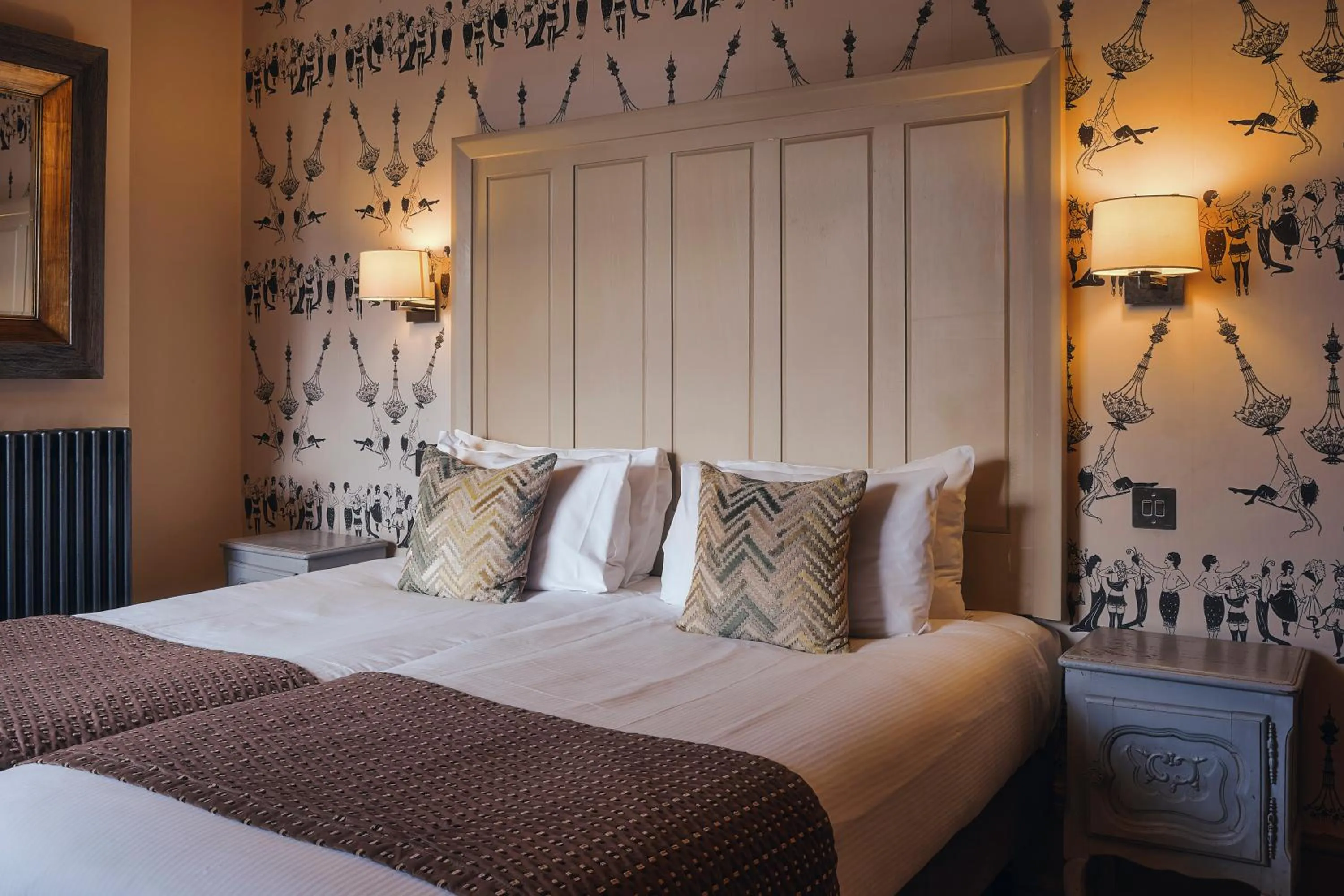 Bedroom, Bed in Rose and Crown Stoke Newington