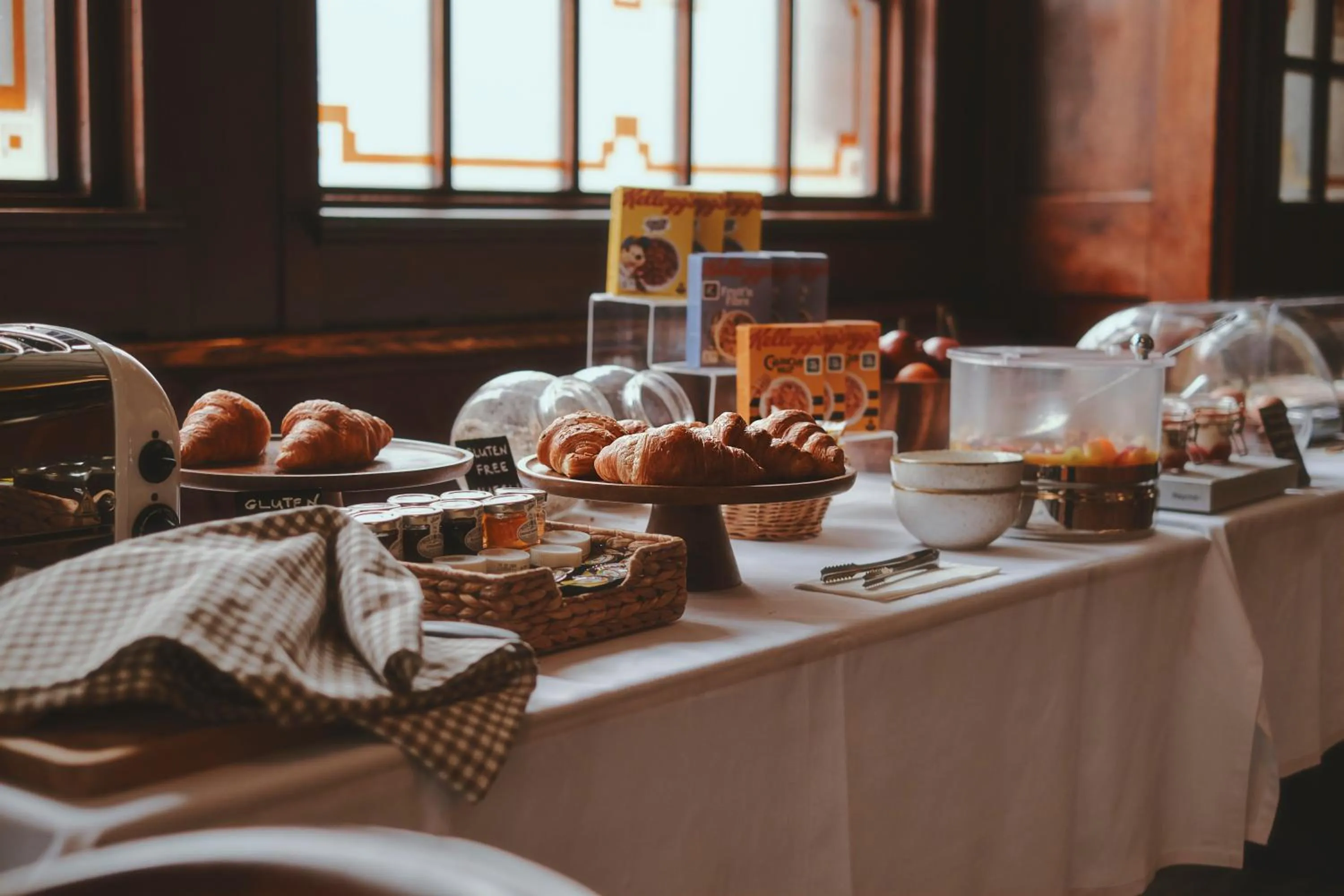 Breakfast in Rose and Crown Stoke Newington