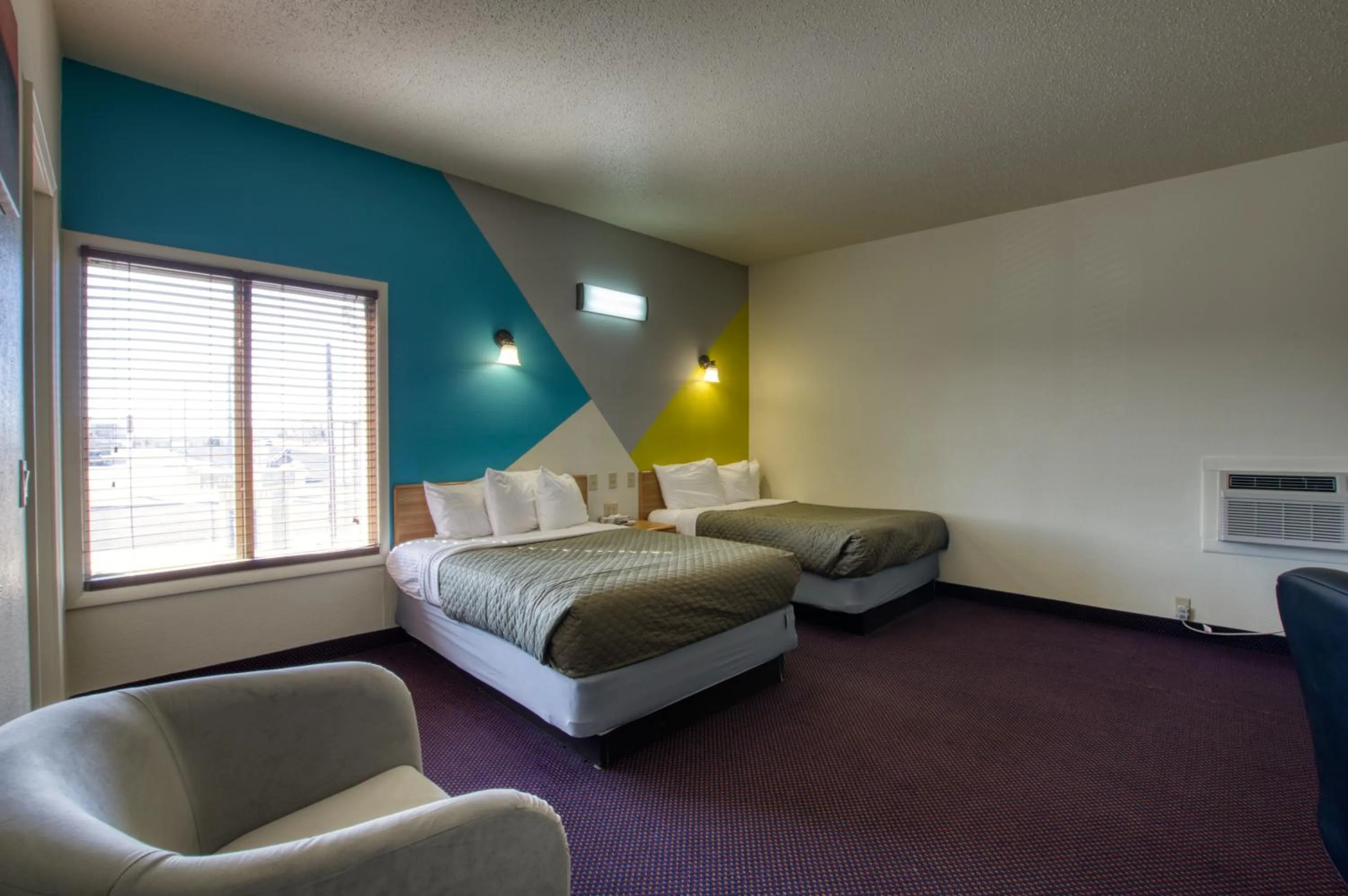 Photo of the whole room, Bed in Western Motel