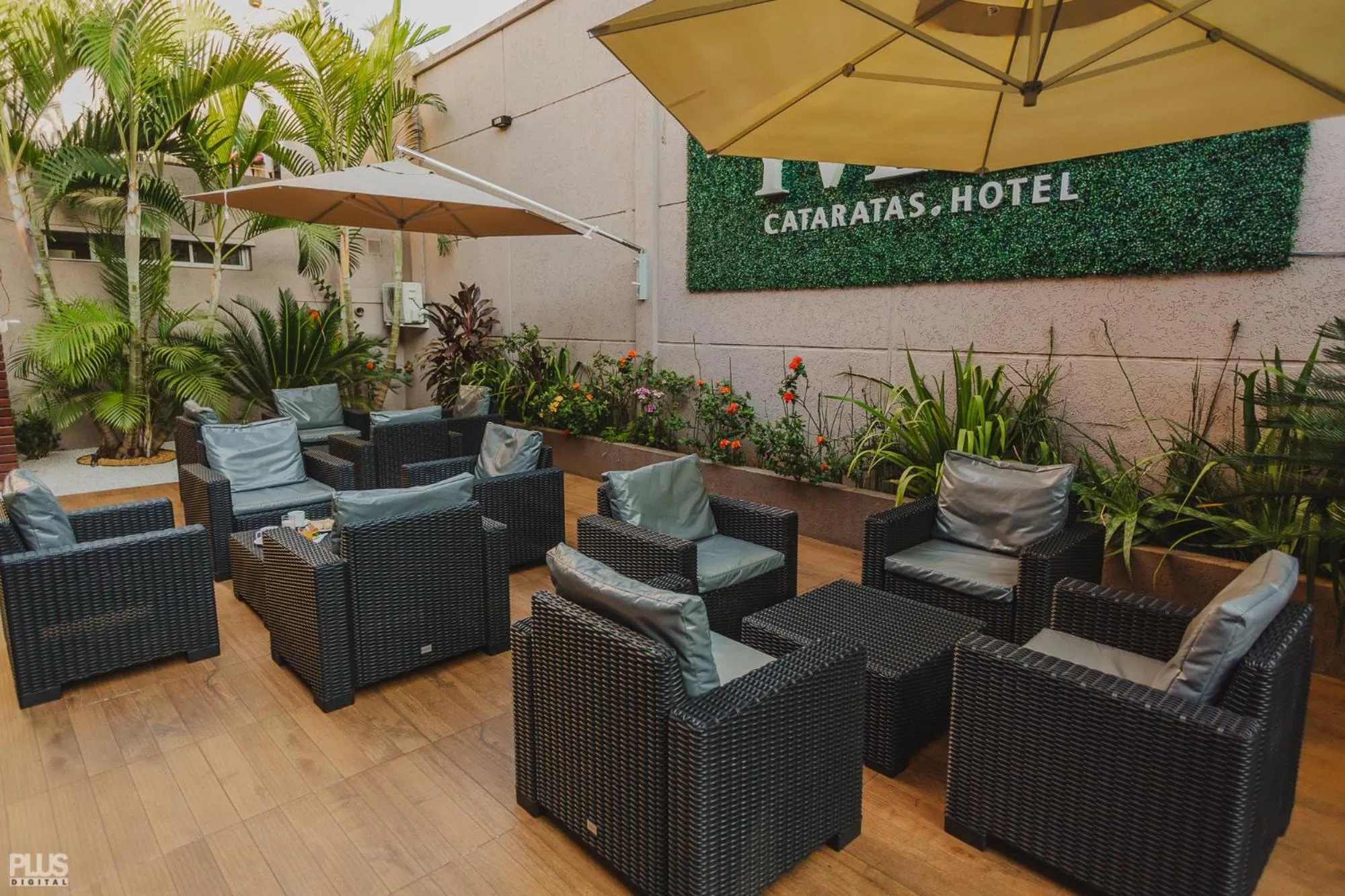 Patio in Hotel Yvera Cataratas