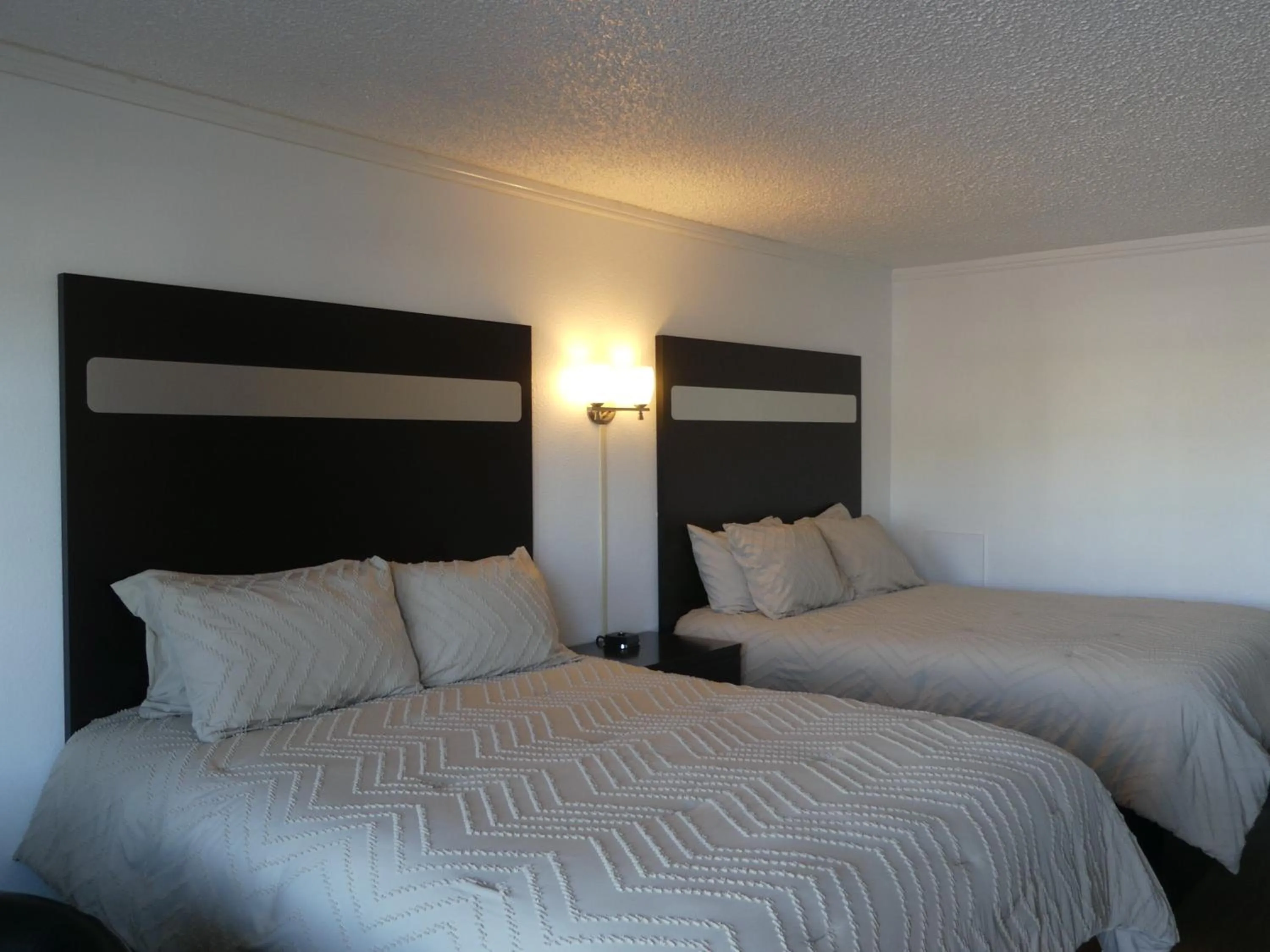 Bed in Big Chief Motel