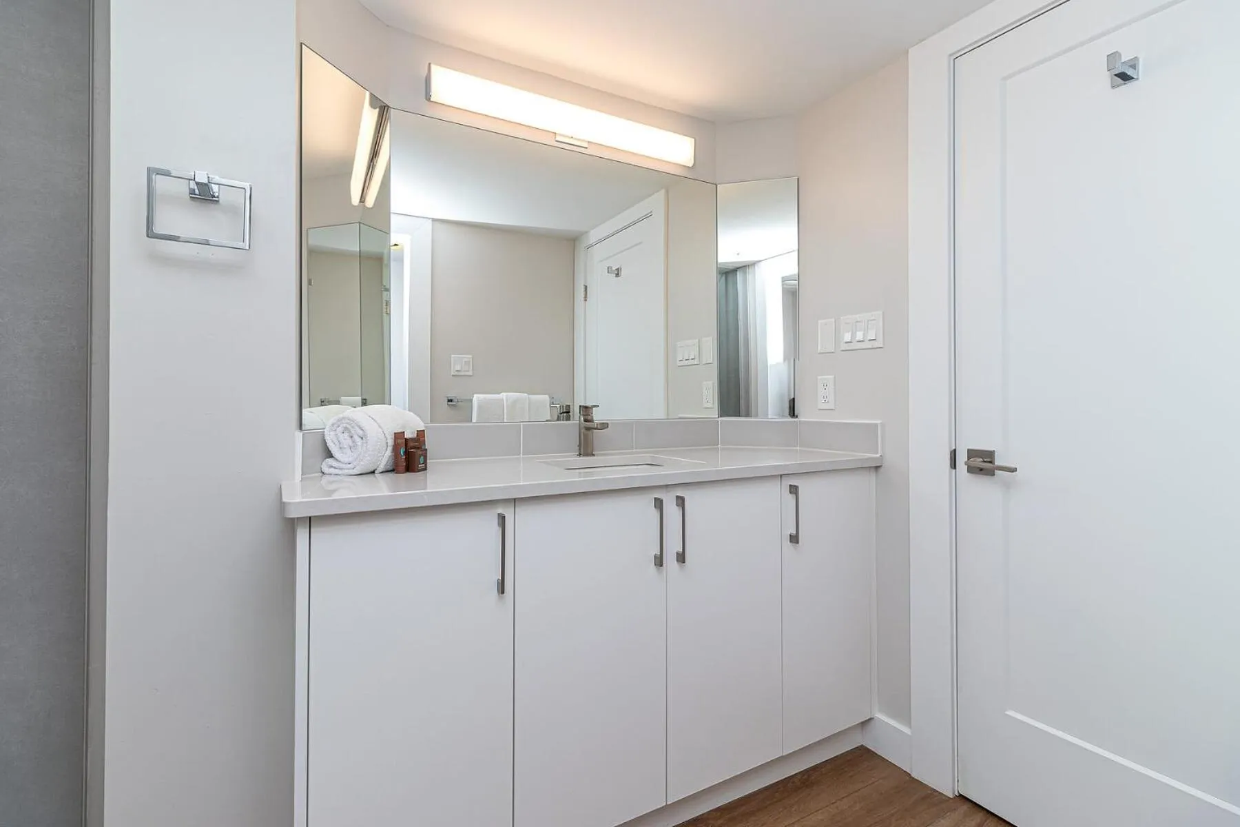Bathroom in Pacific Shores Resort & Spa