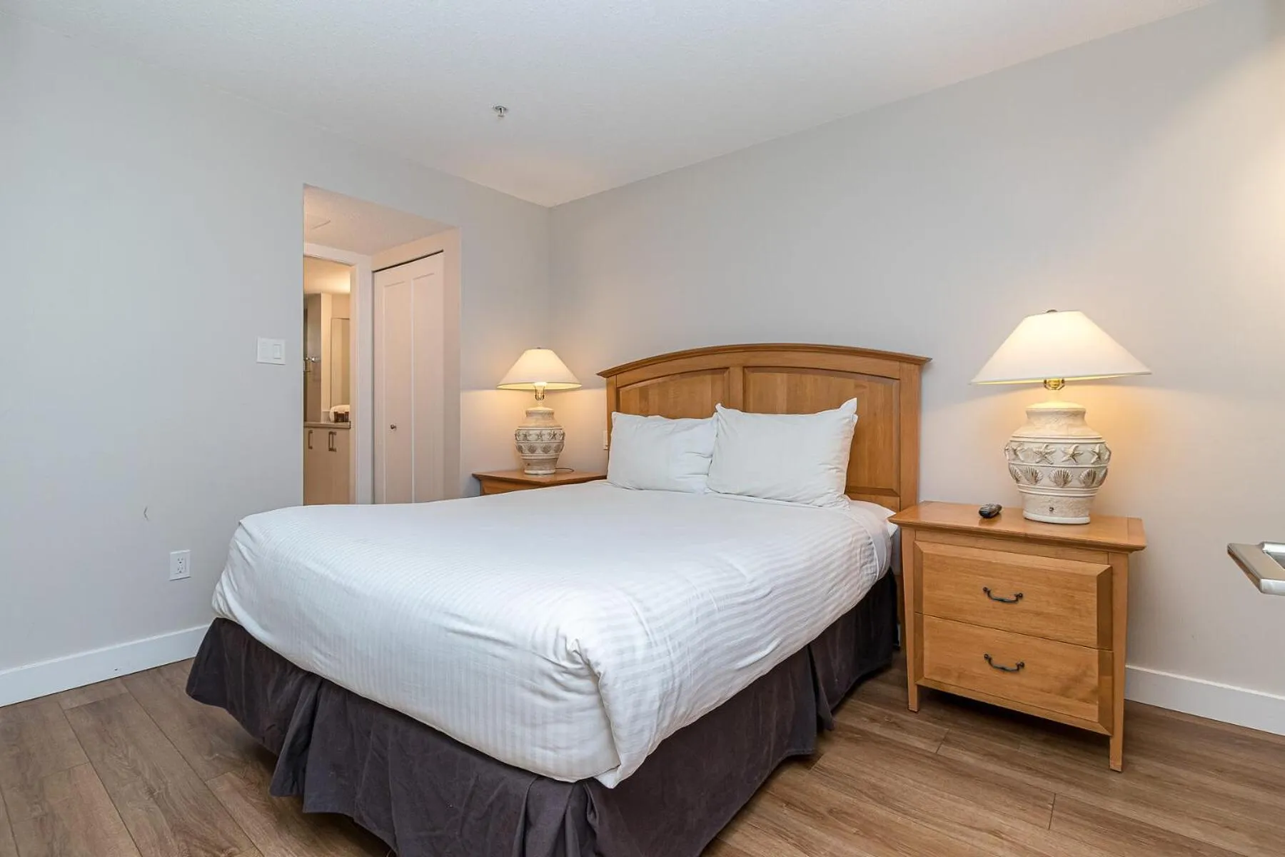 Bedroom, Bed in Pacific Shores Resort & Spa