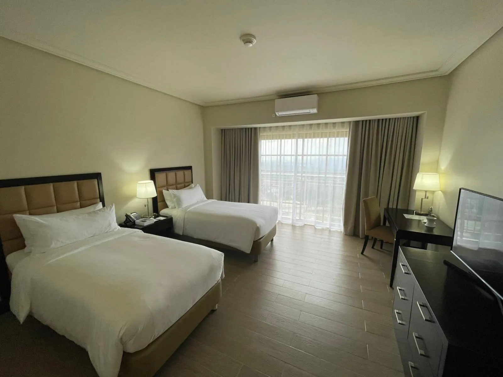 Bedroom, Bed in Timberland Highlands Resort