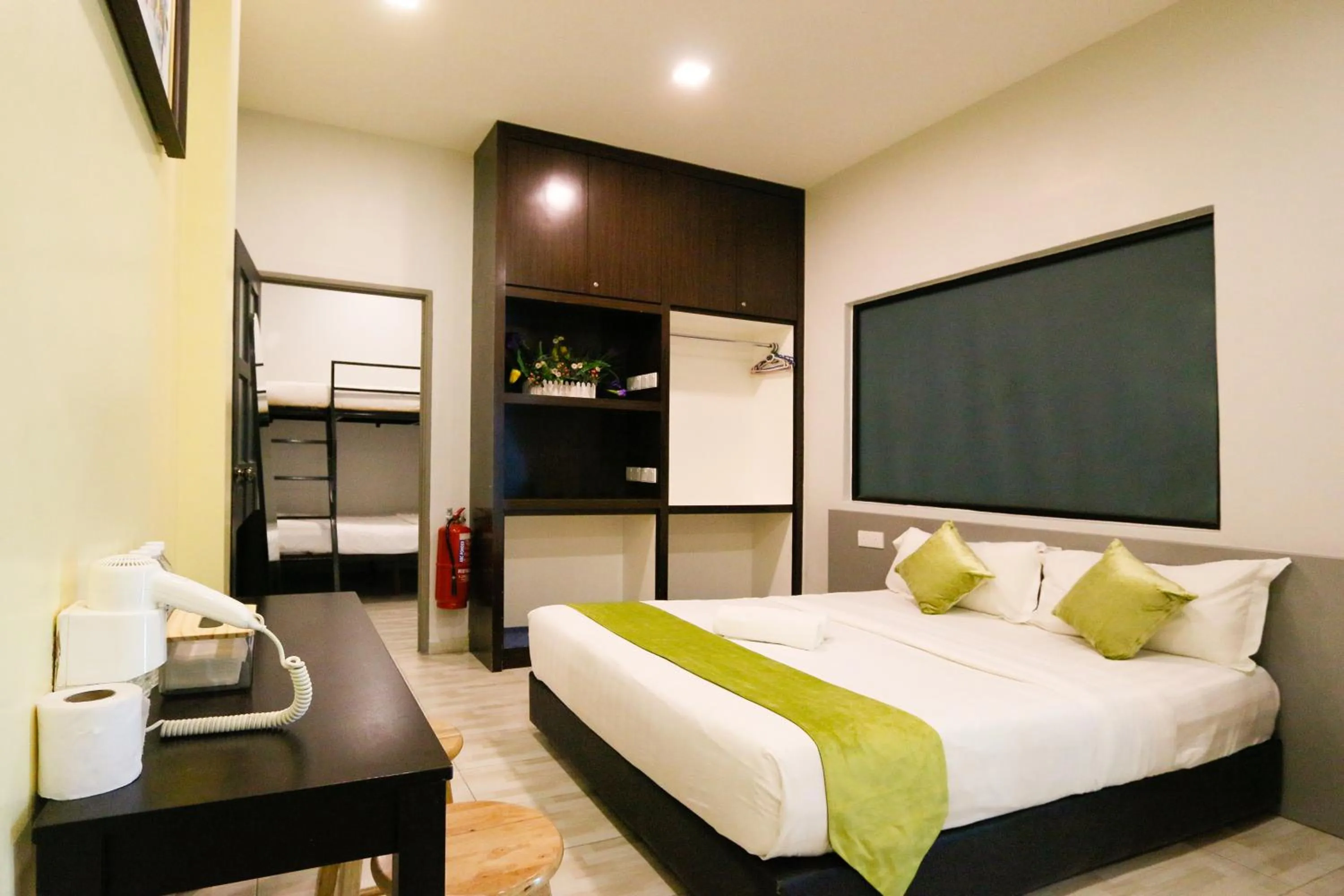 Bedroom, Bed in Travelland Hotel