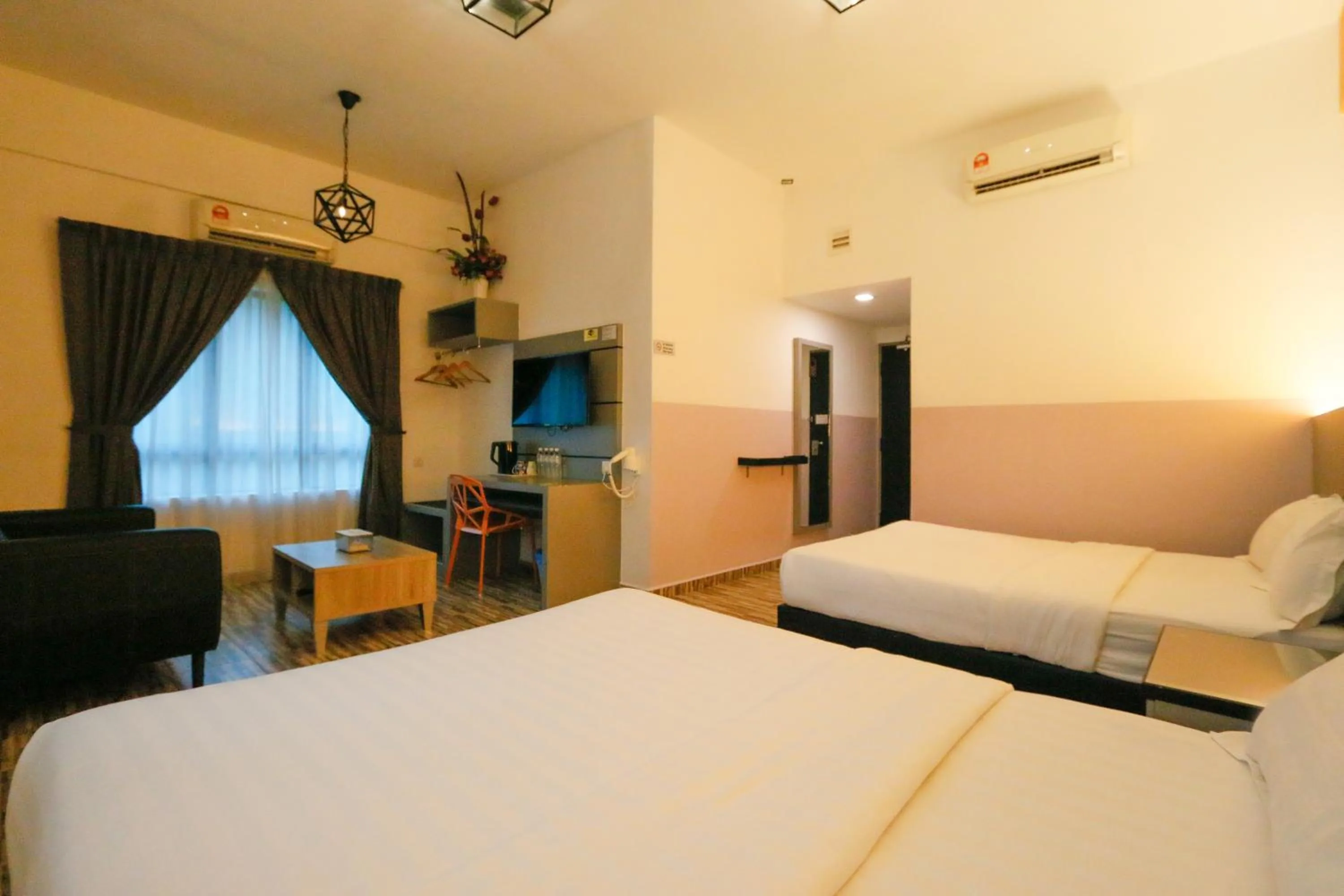 Photo of the whole room, Bed in Travelland Hotel