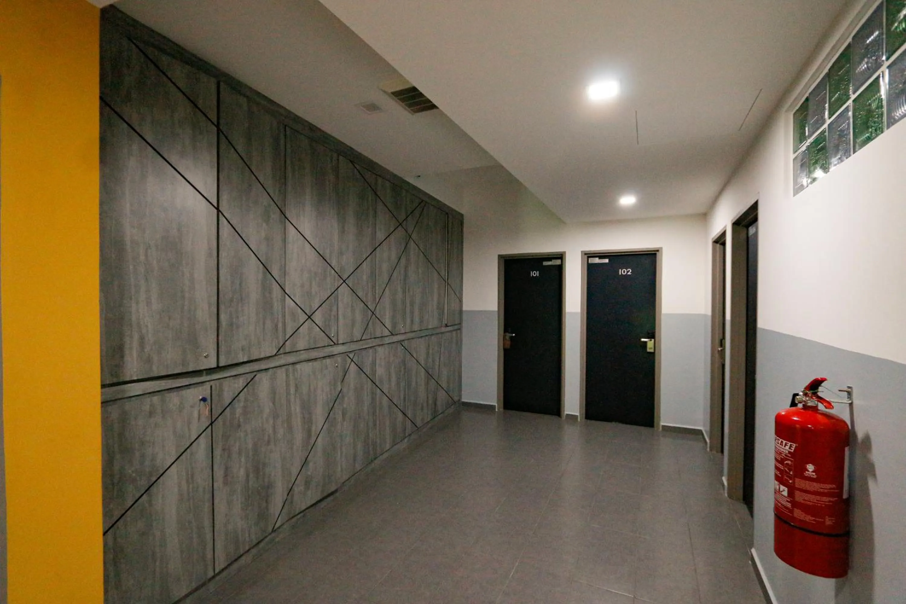 Area and facilities in Travelland Hotel