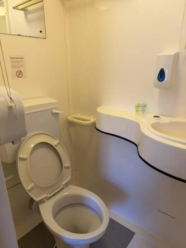 Toilet in The Avenue Hotel