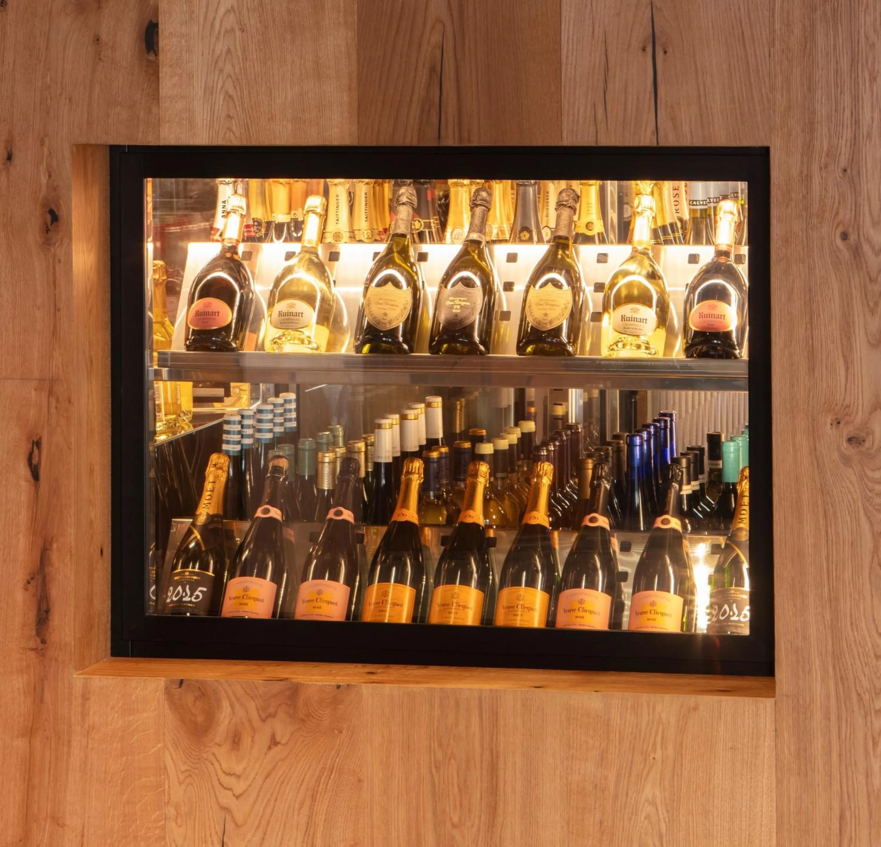 Restaurant/places to eat in Acta Arthotel