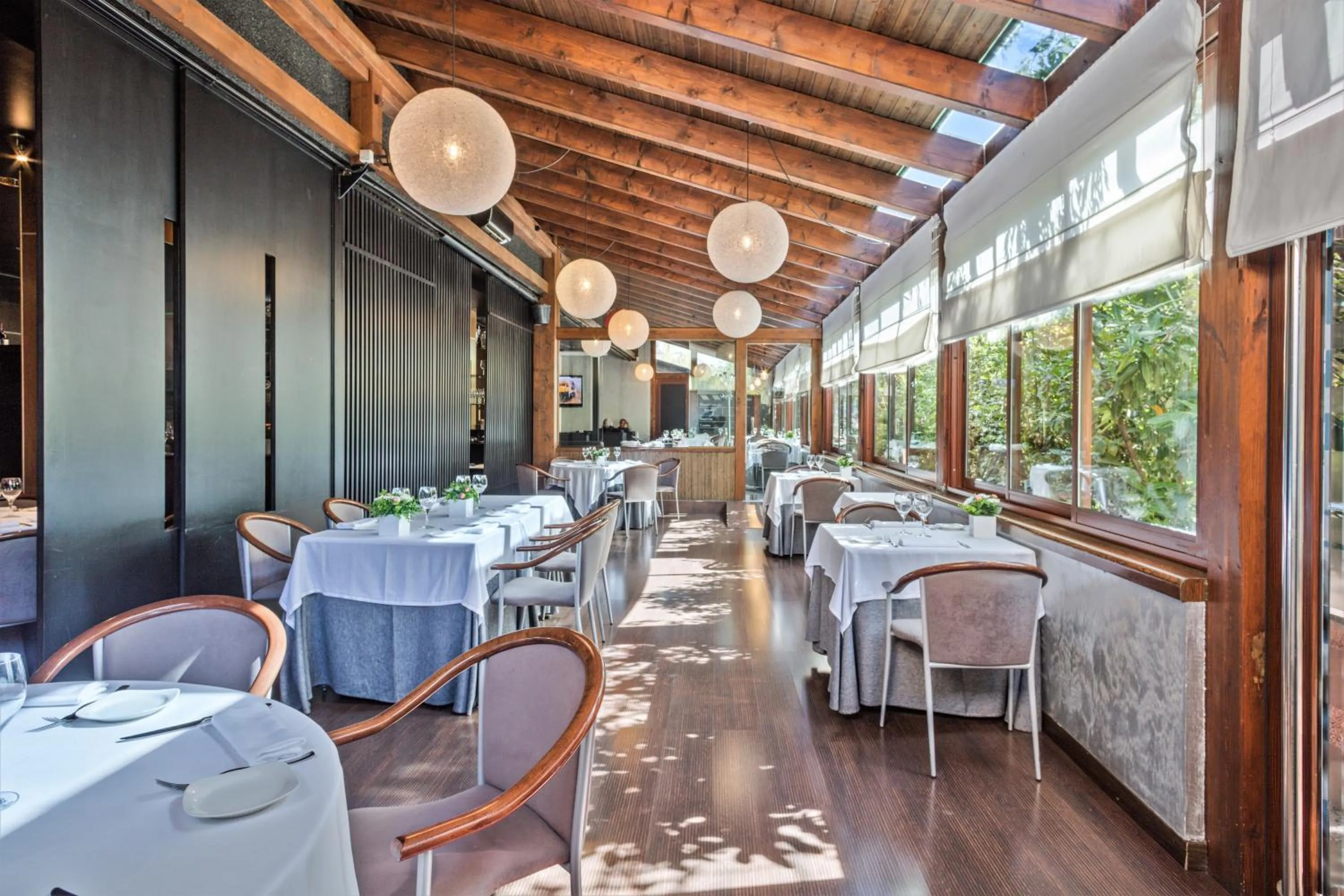 Restaurant/places to eat in Acta Arthotel