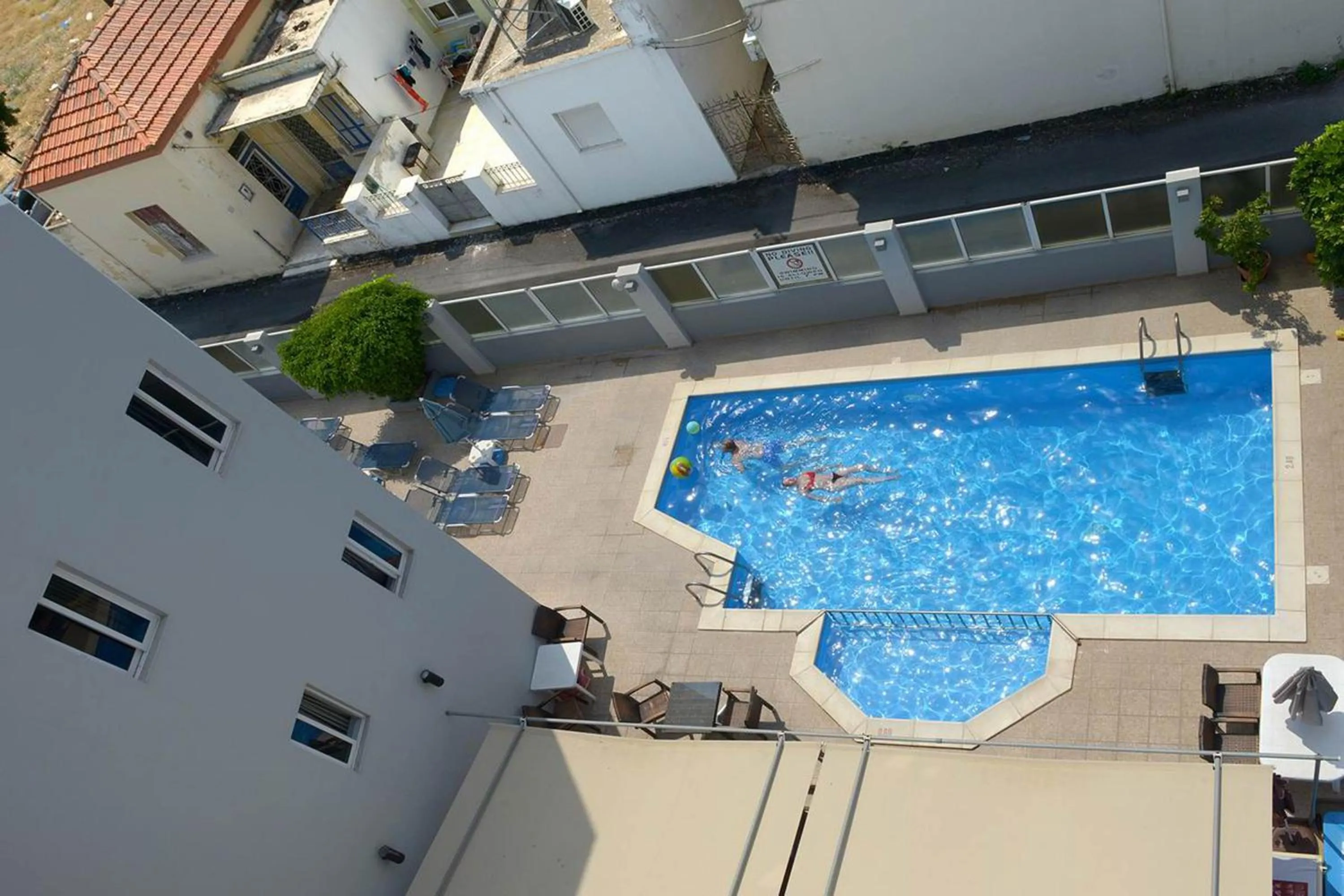 Swimming pool in Ialysos City Hotel