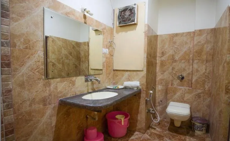 Bathroom in Hotel Vishnu Vilas