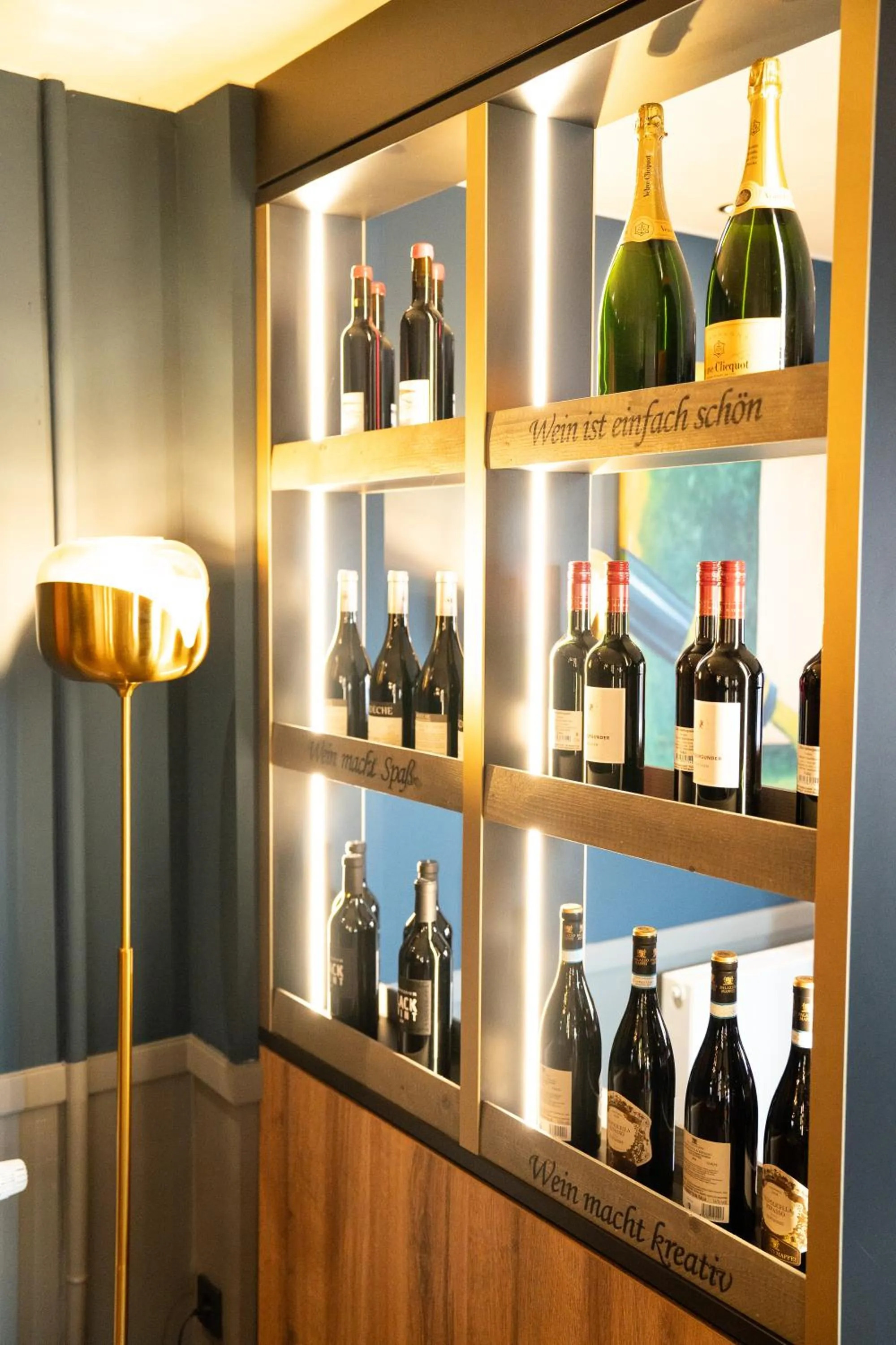 Restaurant/places to eat in Hotel zur Post - Economy Rooms