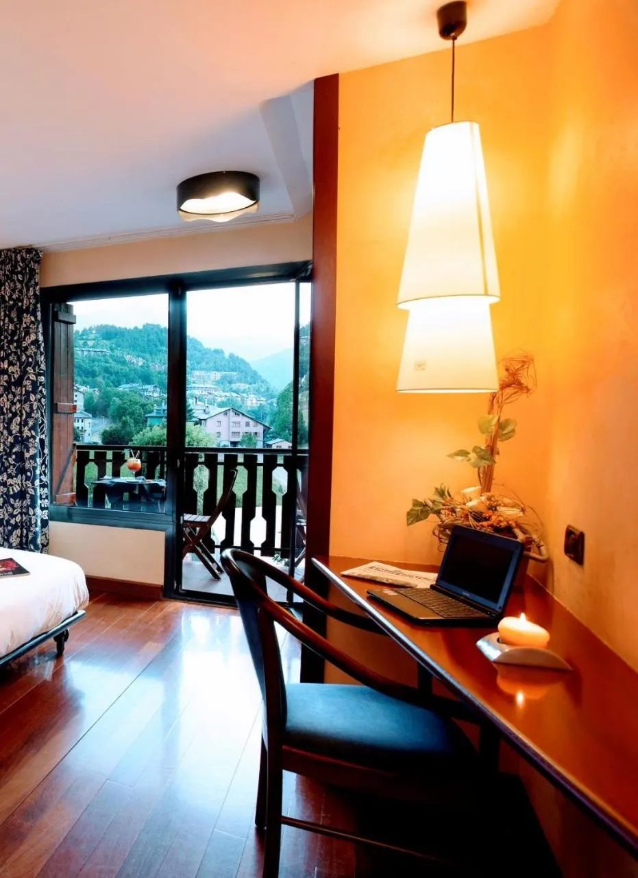 Photo of the whole room in Hotel Coma