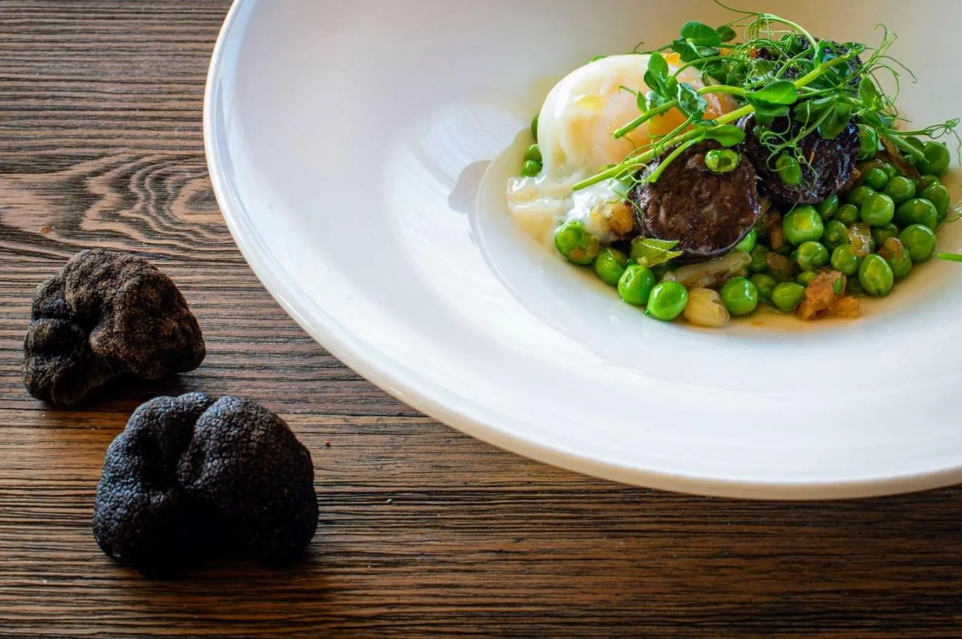 Restaurant/places to eat in Hotel Coma