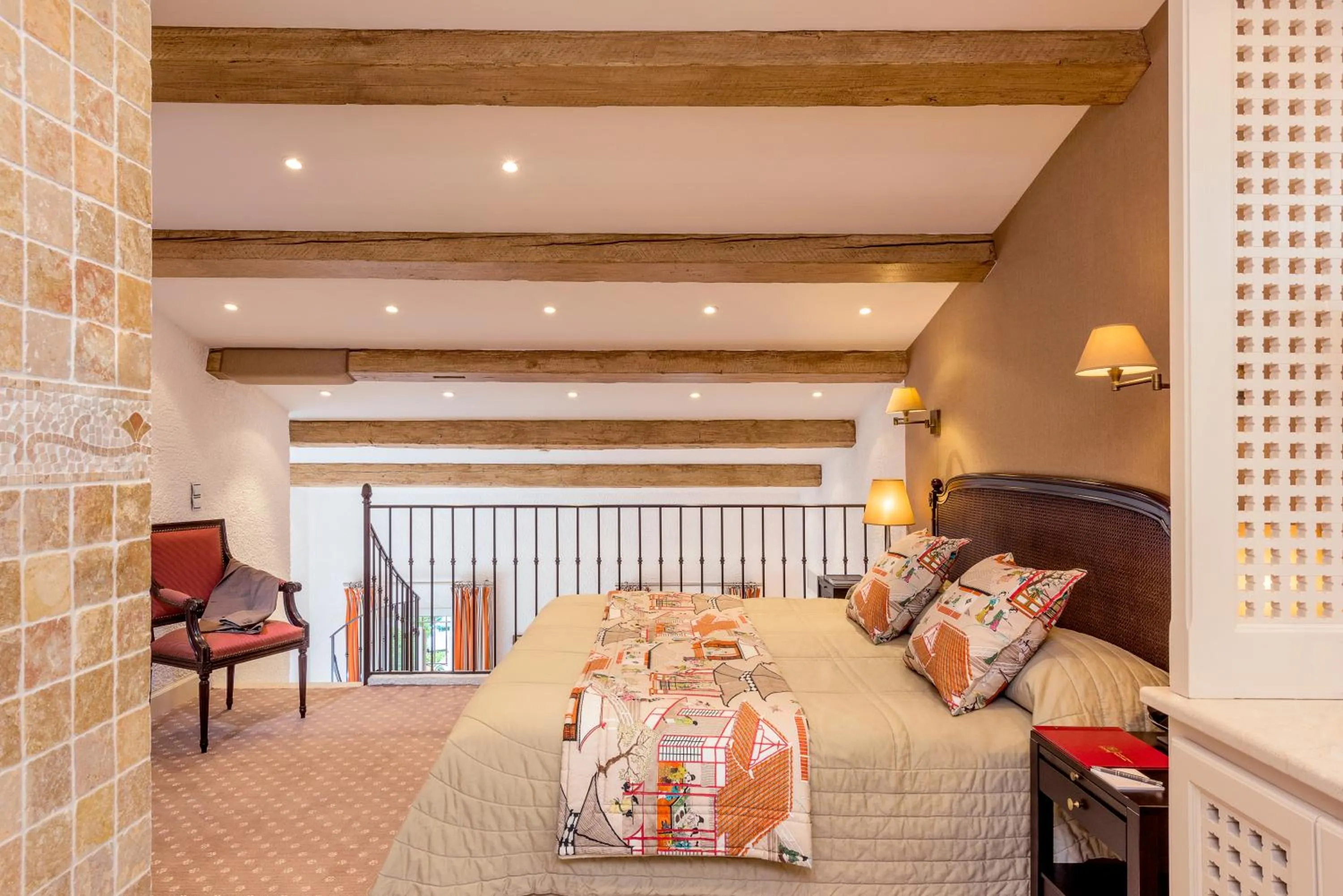 Bedroom, Bed in Hotel Byblos Saint-Tropez