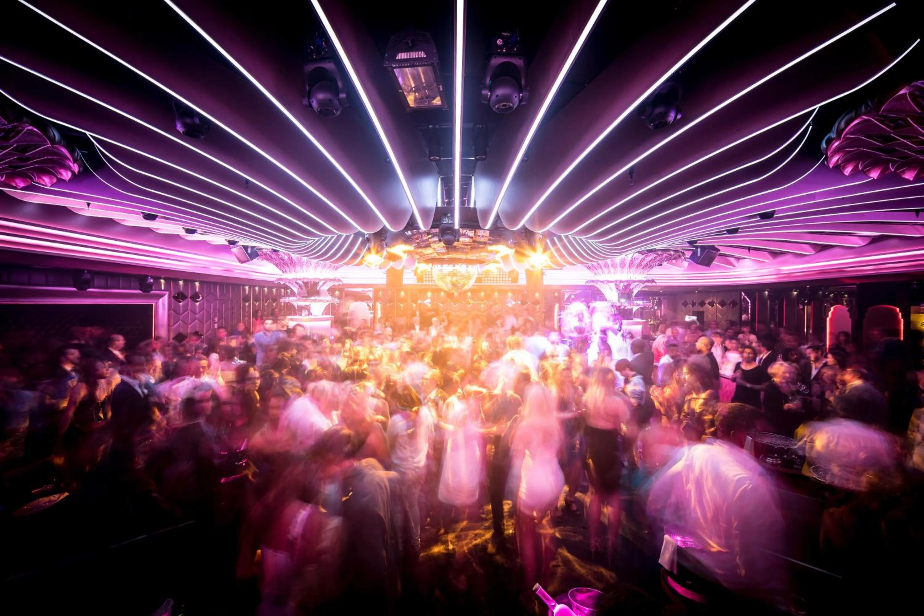 Nightclub / DJ in Hotel Byblos Saint-Tropez