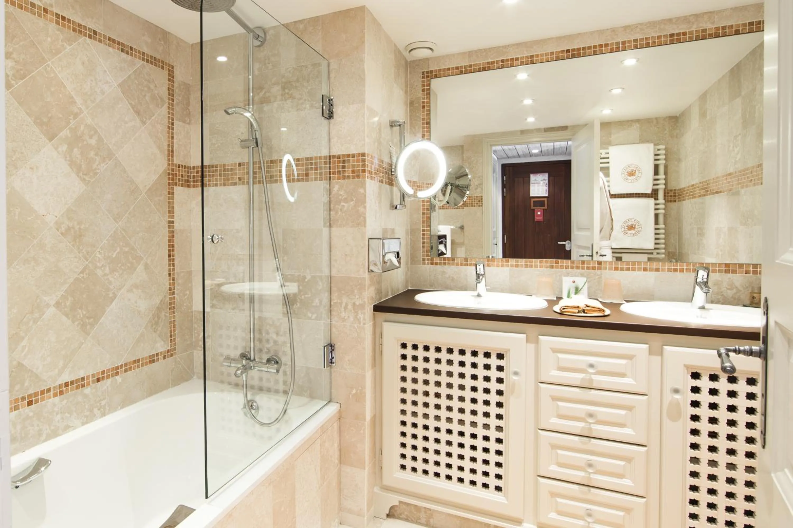 Bathroom in Hotel Byblos Saint-Tropez