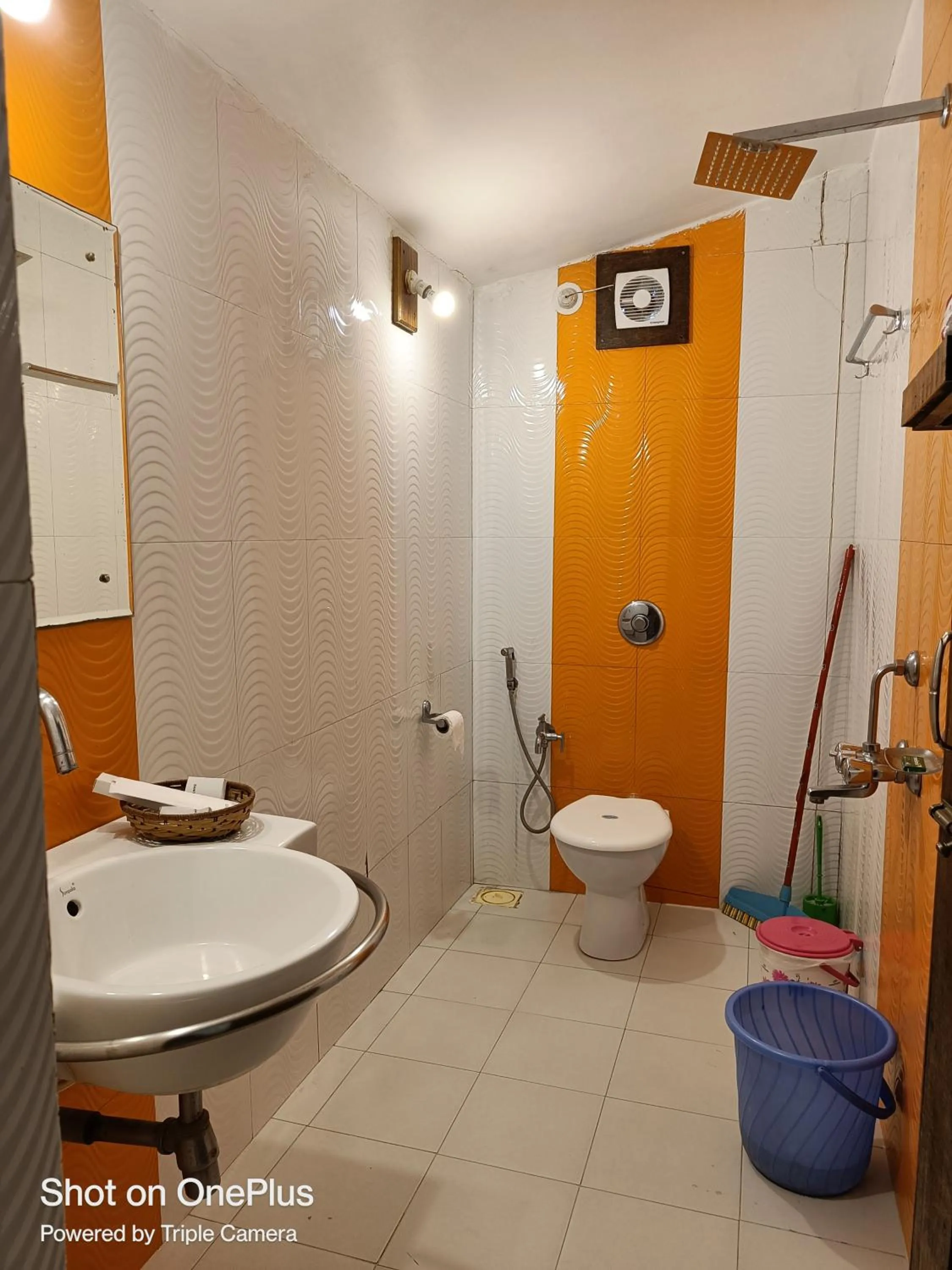 Shower in Dunhill Beach Resort