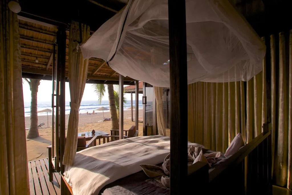 Bed in Dunhill Beach Resort