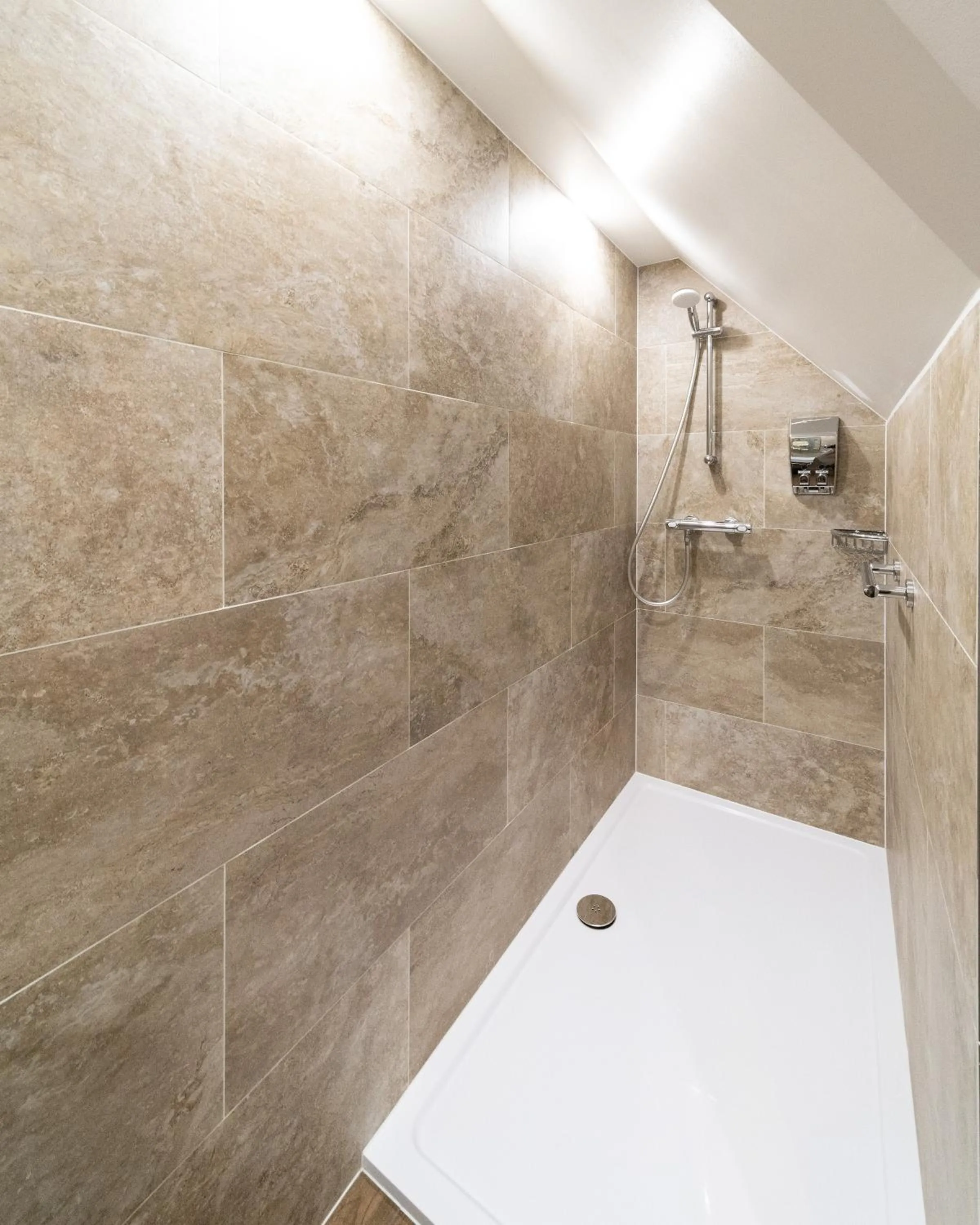 Shower in Westlands of Pitlochry