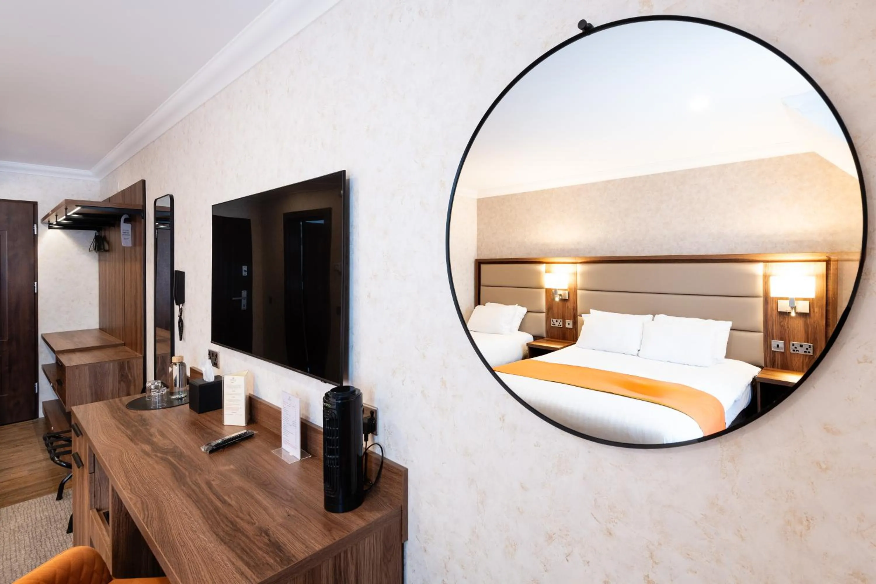 Bedroom, Bed in Westlands of Pitlochry