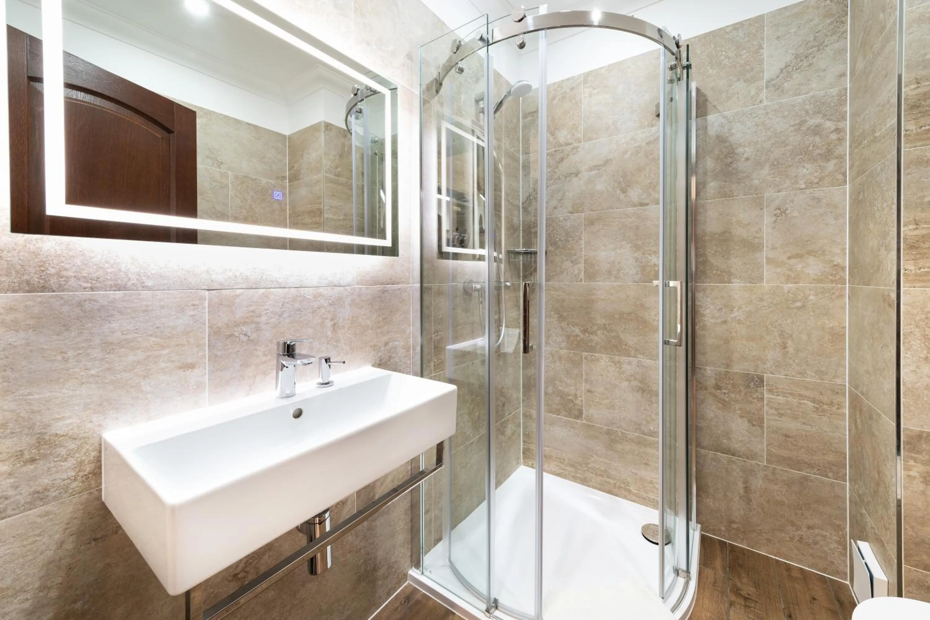 Shower in Westlands of Pitlochry