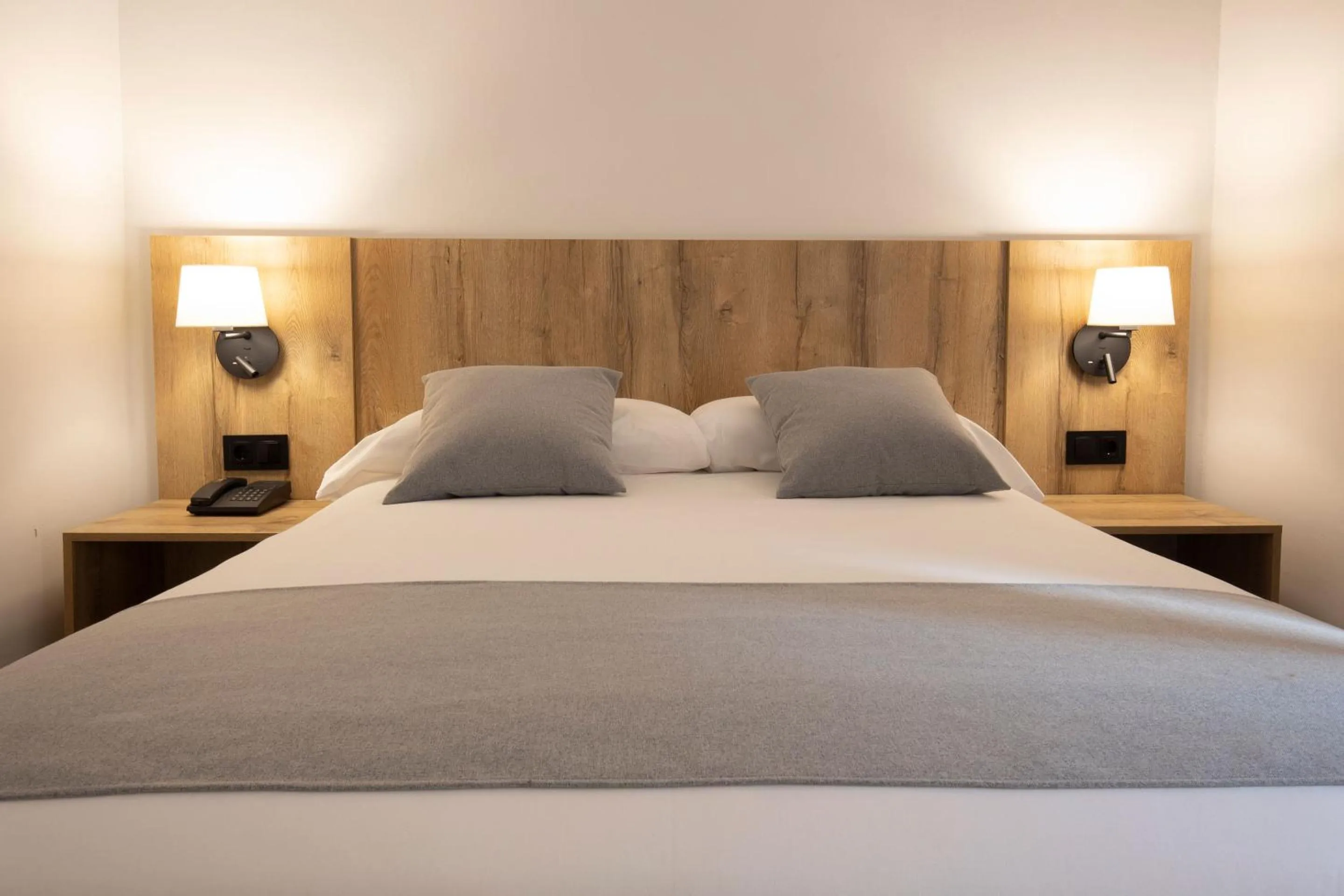 Bedroom, Bed in Hotel Cervol by Nexta