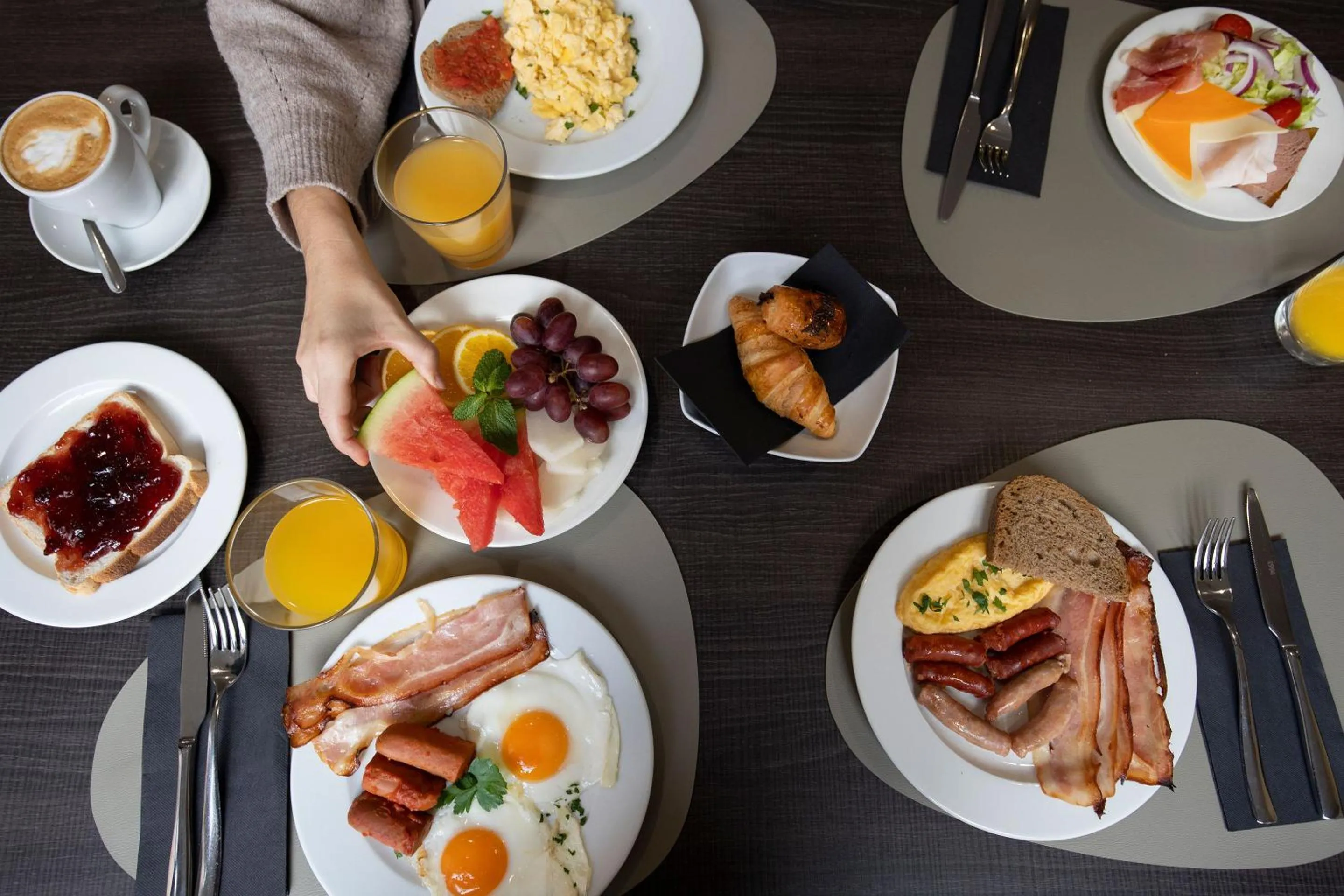 Restaurant/places to eat in Hotel Cervol by Nexta