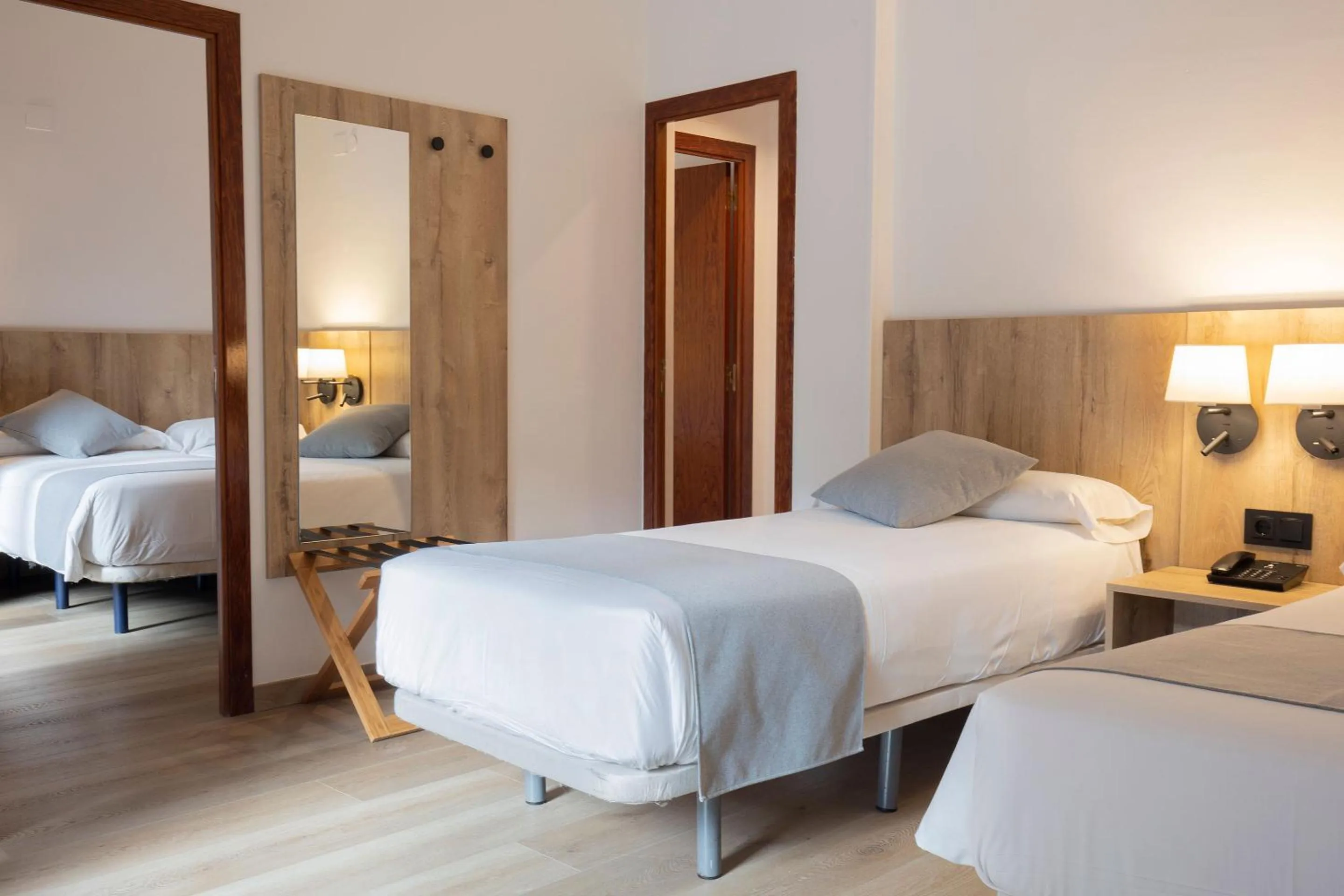 Bedroom, Bed in Hotel Cervol by Nexta